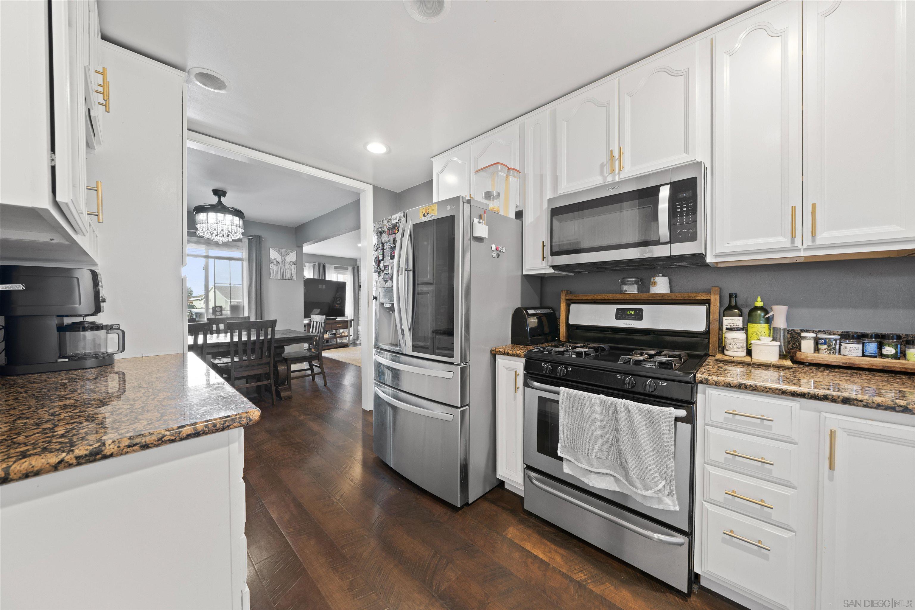 Detail Gallery Image 14 of 51 For 655  Robert Ave, Chula Vista,  CA 91910 - 3 Beds | 2 Baths