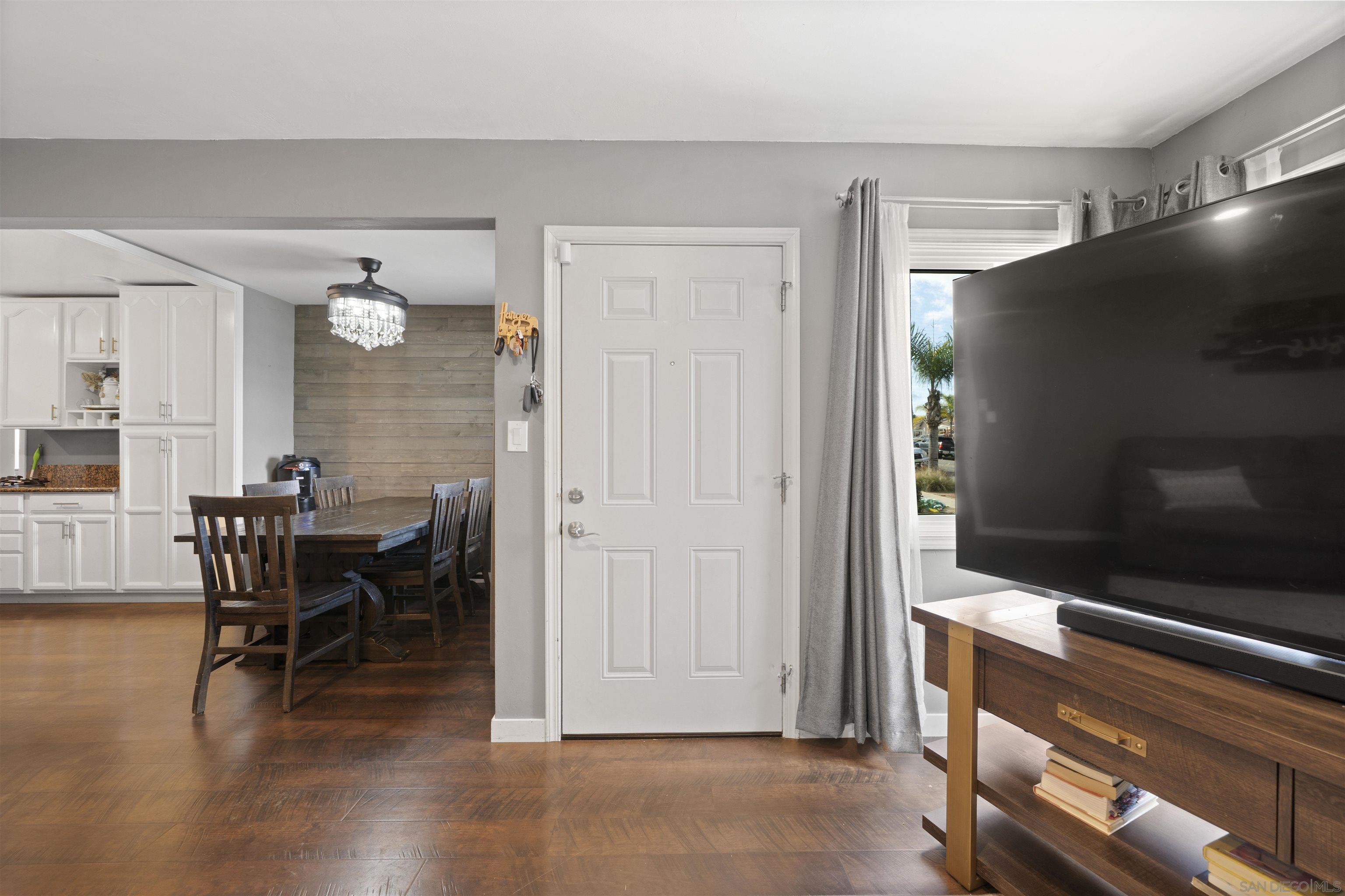 Detail Gallery Image 9 of 51 For 655  Robert Ave, Chula Vista,  CA 91910 - 3 Beds | 2 Baths