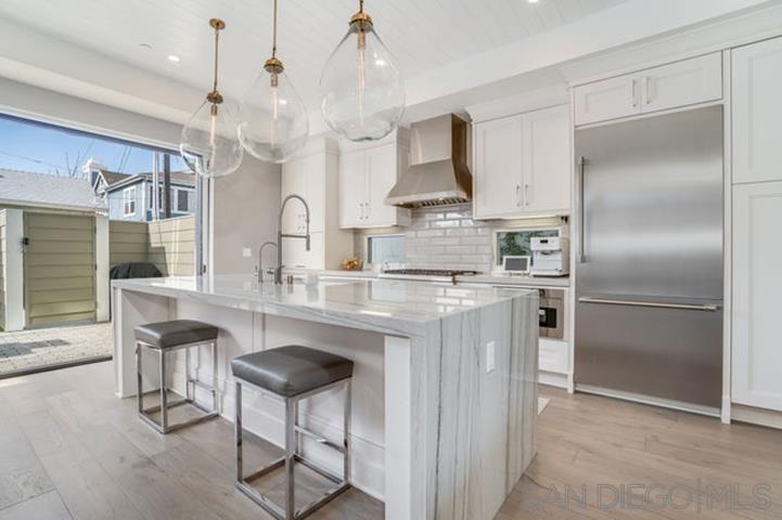 Detail Gallery Image 15 of 56 For 710  E Avenue, Coronado,  CA 92118 - 4 Beds | 4/1 Baths