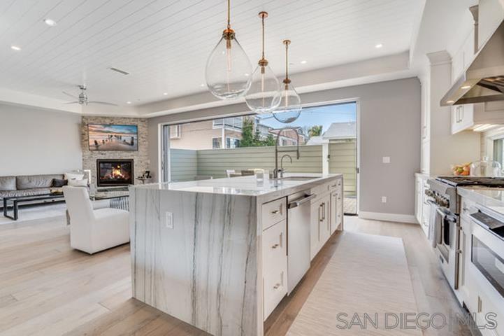 Detail Gallery Image 17 of 56 For 710  E Avenue, Coronado,  CA 92118 - 4 Beds | 4/1 Baths