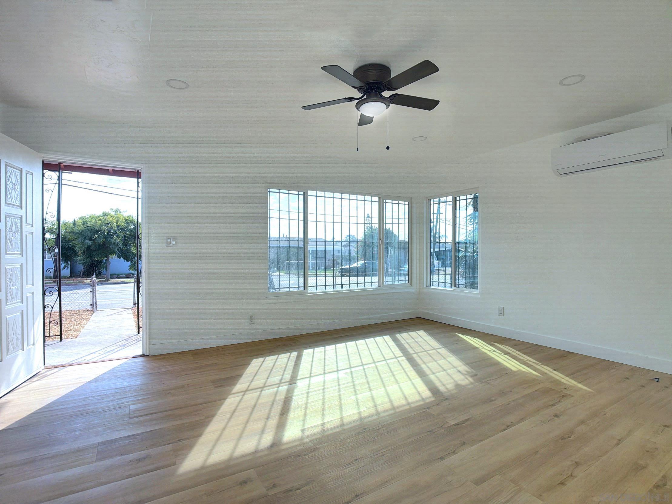 Detail Gallery Image 19 of 35 For 4650  Hilltop, San Diego,  CA 92102 - 3 Beds | 2 Baths