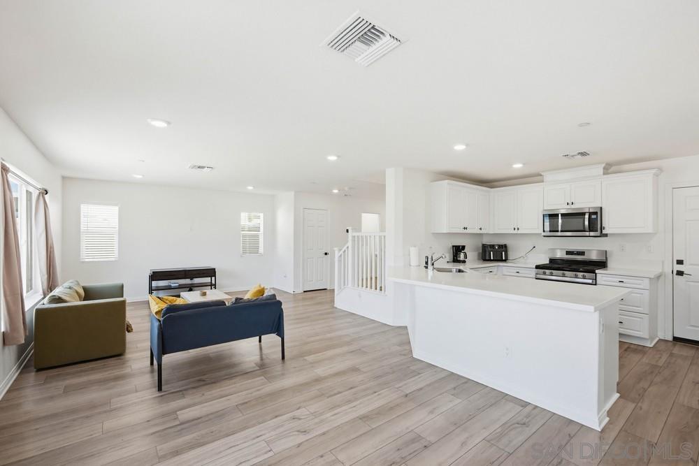 Detail Gallery Image 15 of 52 For 25579  Calamity Lane, Homeland,  CA 92548 - 3 Beds | 2/1 Baths