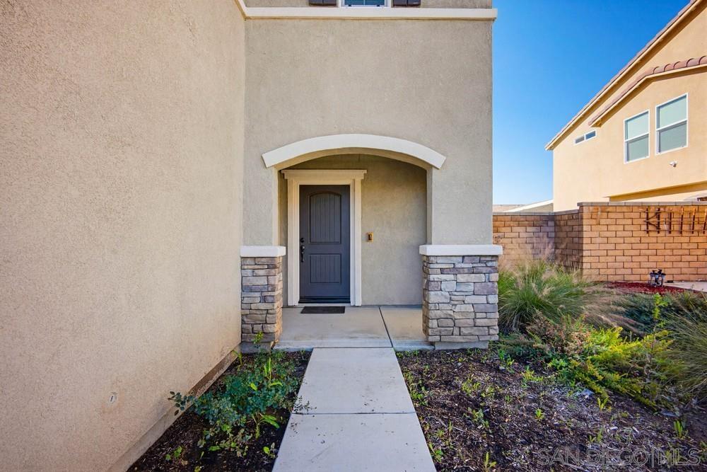 Detail Gallery Image 8 of 52 For 25579  Calamity Lane, Homeland,  CA 92548 - 3 Beds | 2/1 Baths