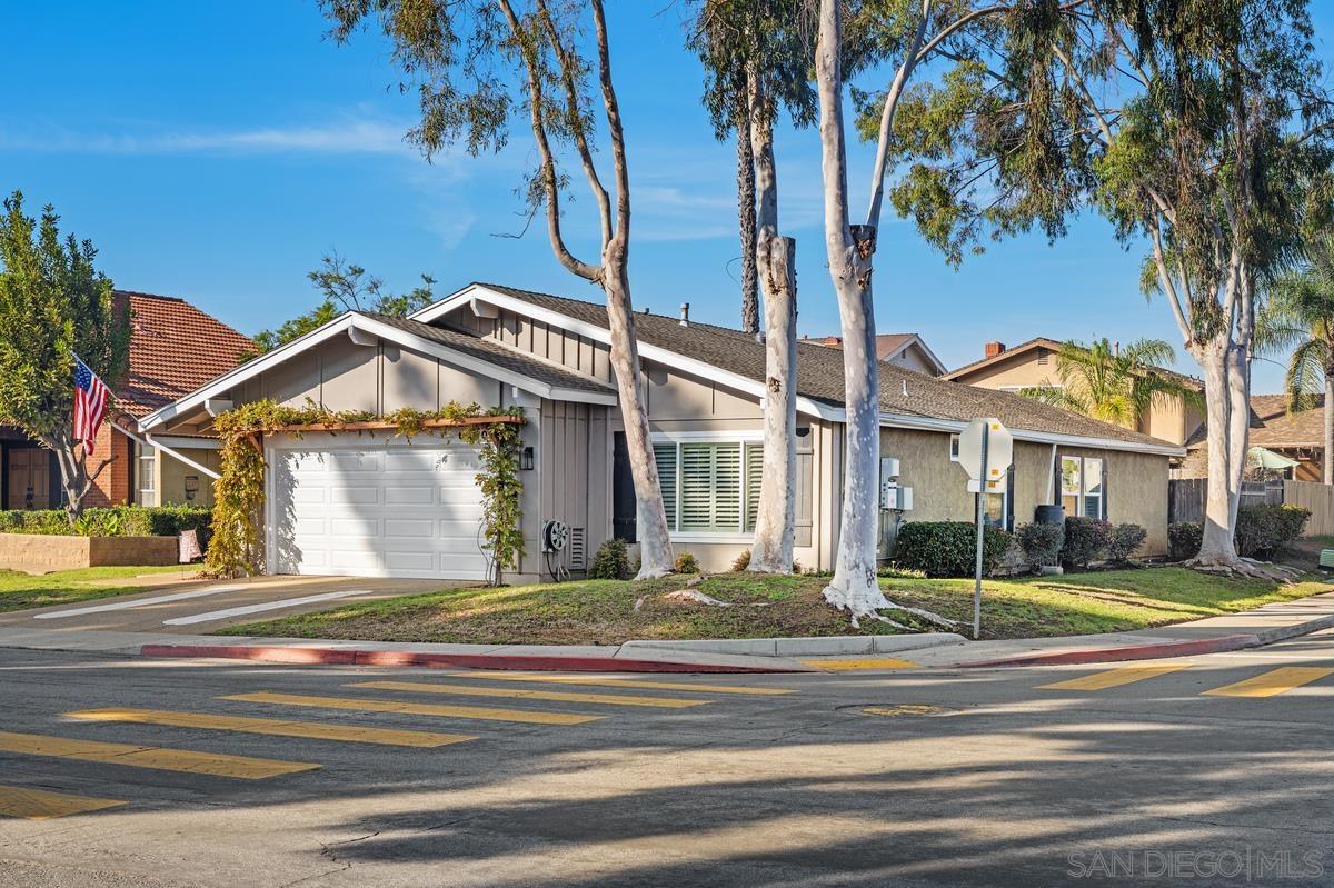 Detail Gallery Image 2 of 27 For 6330  Printwood Way, San Diego,  CA 92117 - 4 Beds | 2 Baths