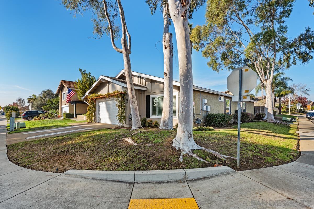 Detail Gallery Image 3 of 27 For 6330  Printwood Way, San Diego,  CA 92117 - 4 Beds | 2 Baths