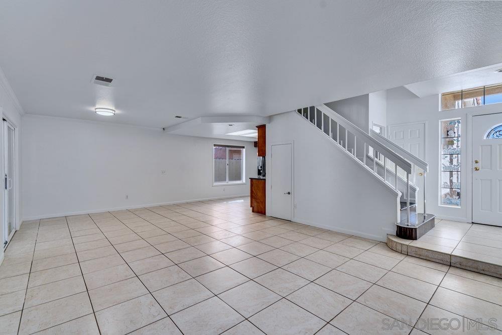 Detail Gallery Image 5 of 54 For 1236  Corte Cielo, San Marcos,  CA 92069 - 7 Beds | 5 Baths