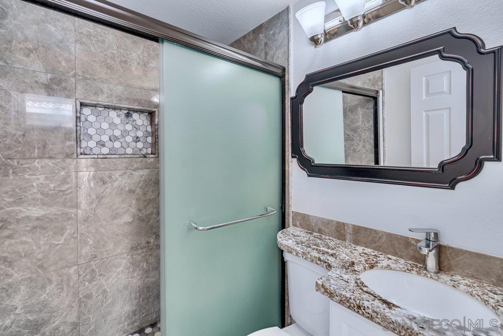 Detail Gallery Image 9 of 54 For 1236  Corte Cielo, San Marcos,  CA 92069 - 7 Beds | 5 Baths