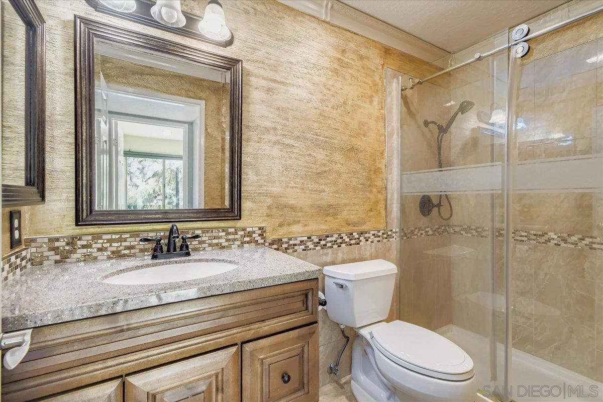 Detail Gallery Image 18 of 34 For 11313  Avenida De Los Lobos  #B,  San Diego,  CA 92127 - 3 Beds | 2 Baths