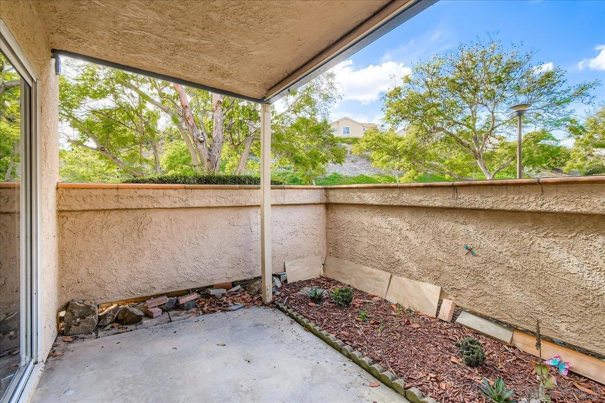 Detail Gallery Image 23 of 34 For 11313  Avenida De Los Lobos  #B,  San Diego,  CA 92127 - 3 Beds | 2 Baths