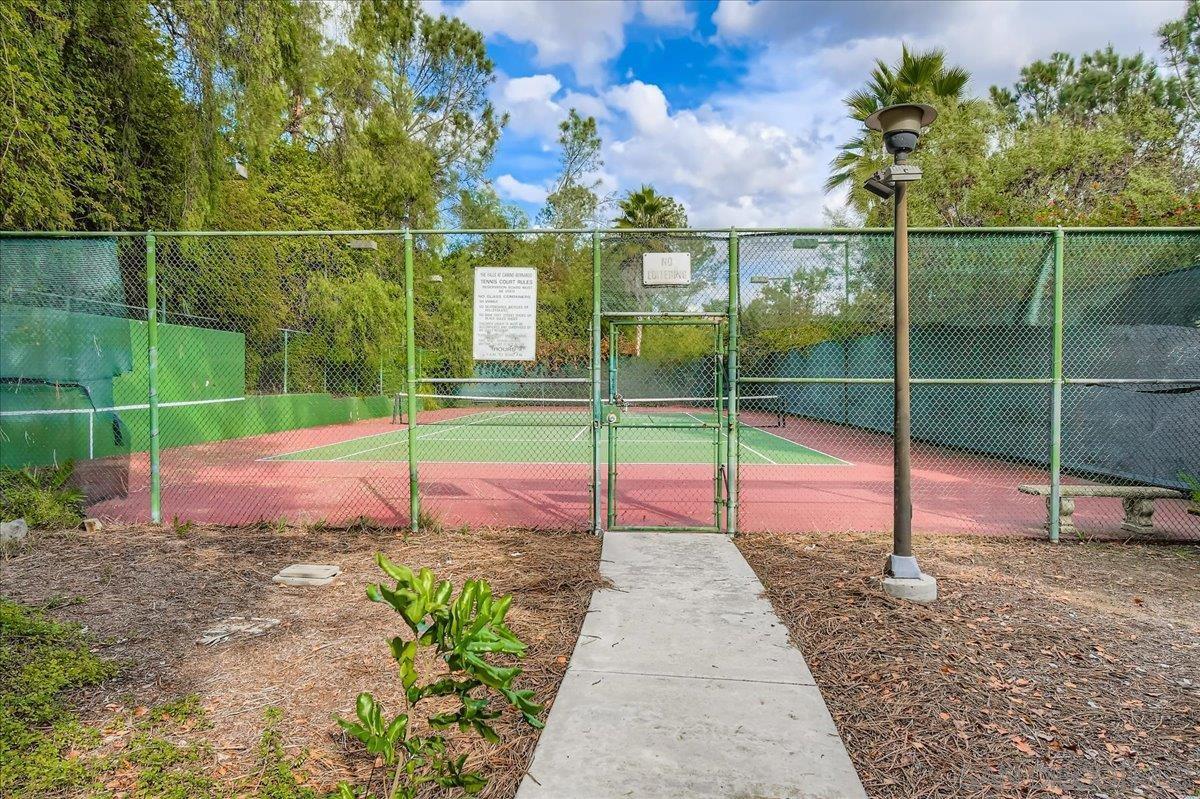 Detail Gallery Image 30 of 34 For 11313  Avenida De Los Lobos  #B,  San Diego,  CA 92127 - 3 Beds | 2 Baths
