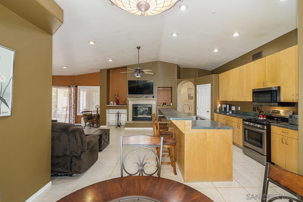 Detail Gallery Image 13 of 66 For 26152  Bellemore Dr, Ramona,  CA 92065 - 4 Beds | 3 Baths