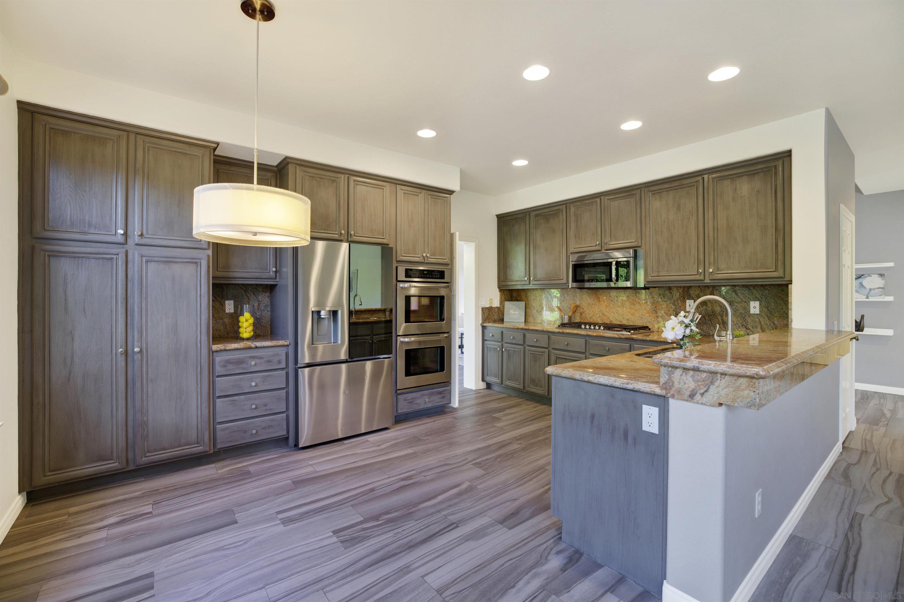 Detail Gallery Image 22 of 62 For 1010  Whimbrel Ct, Carlsbad,  CA 92011 - 4 Beds | 3 Baths