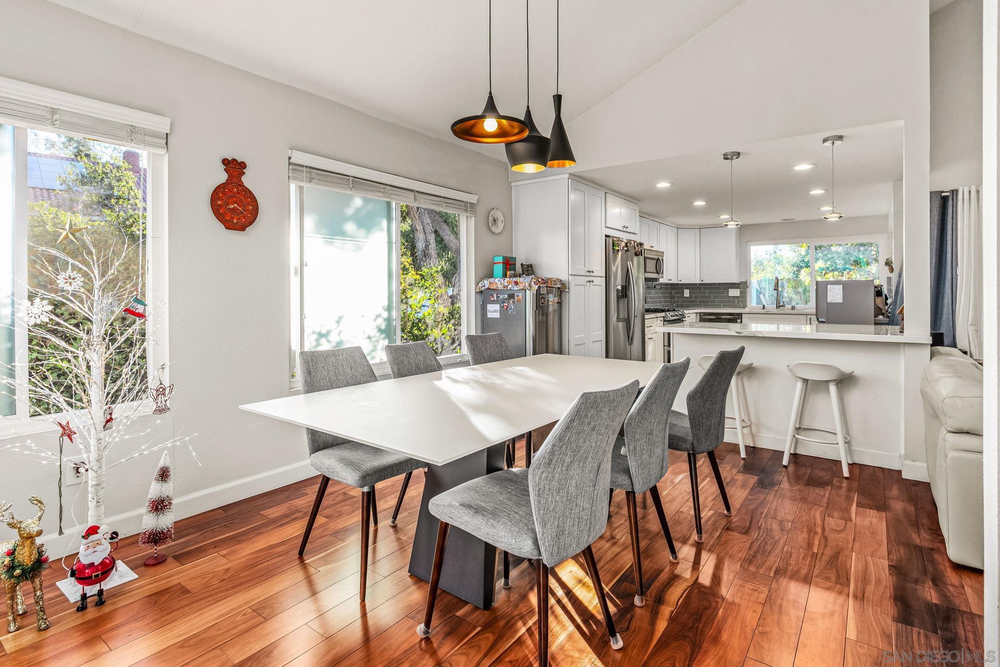 Detail Gallery Image 5 of 25 For 10831  Ironwood Rd, San Diego,  CA 92131 - 4 Beds | 3 Baths