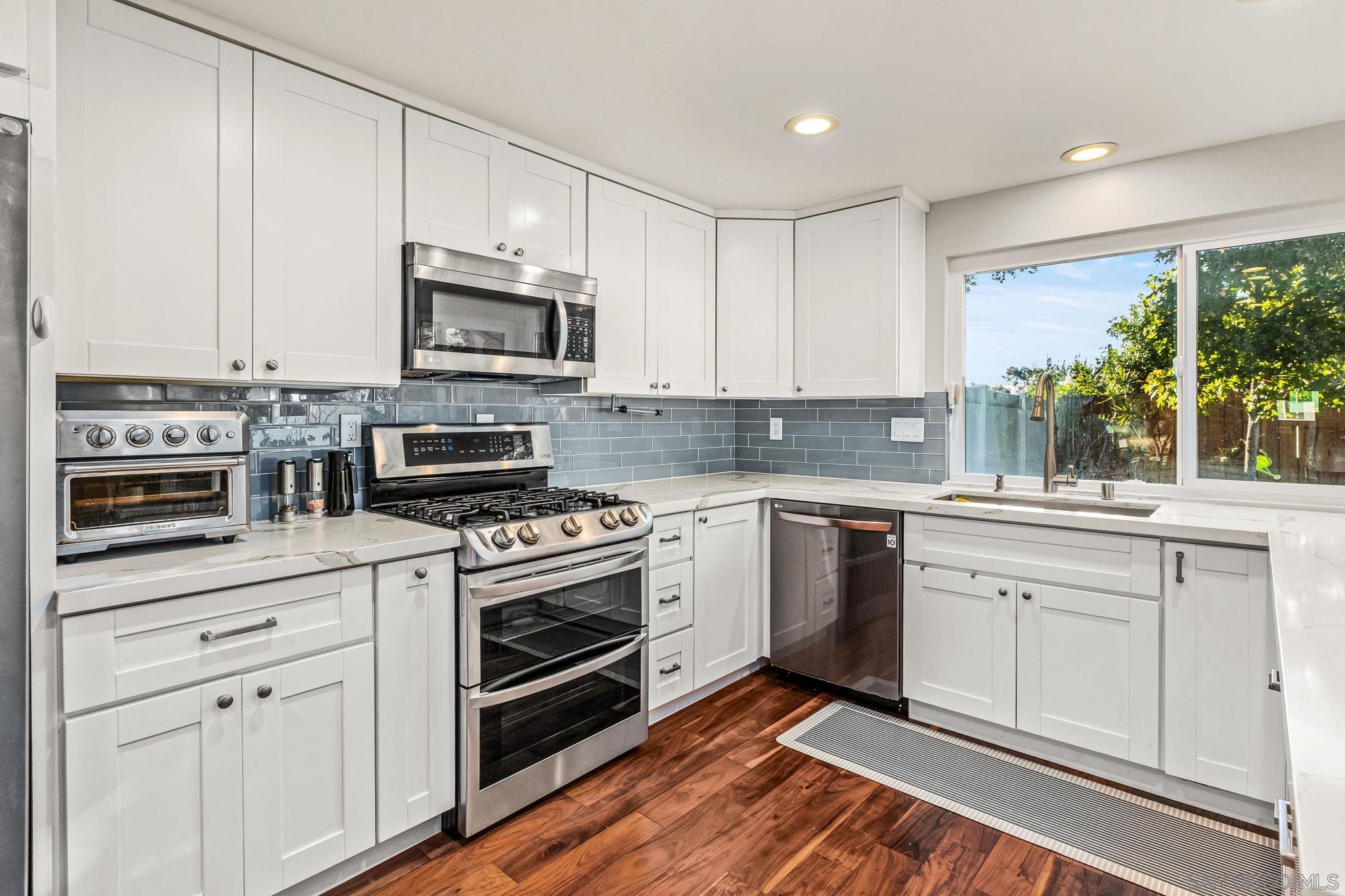 Detail Gallery Image 7 of 25 For 10831  Ironwood Rd, San Diego,  CA 92131 - 4 Beds | 3 Baths