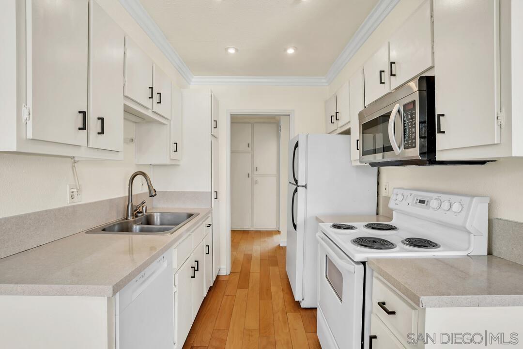 Detail Gallery Image 3 of 23 For 8665  Lake Murray Blvd  #14,  San Diego,  CA 92119 - 1 Beds | 1 Baths