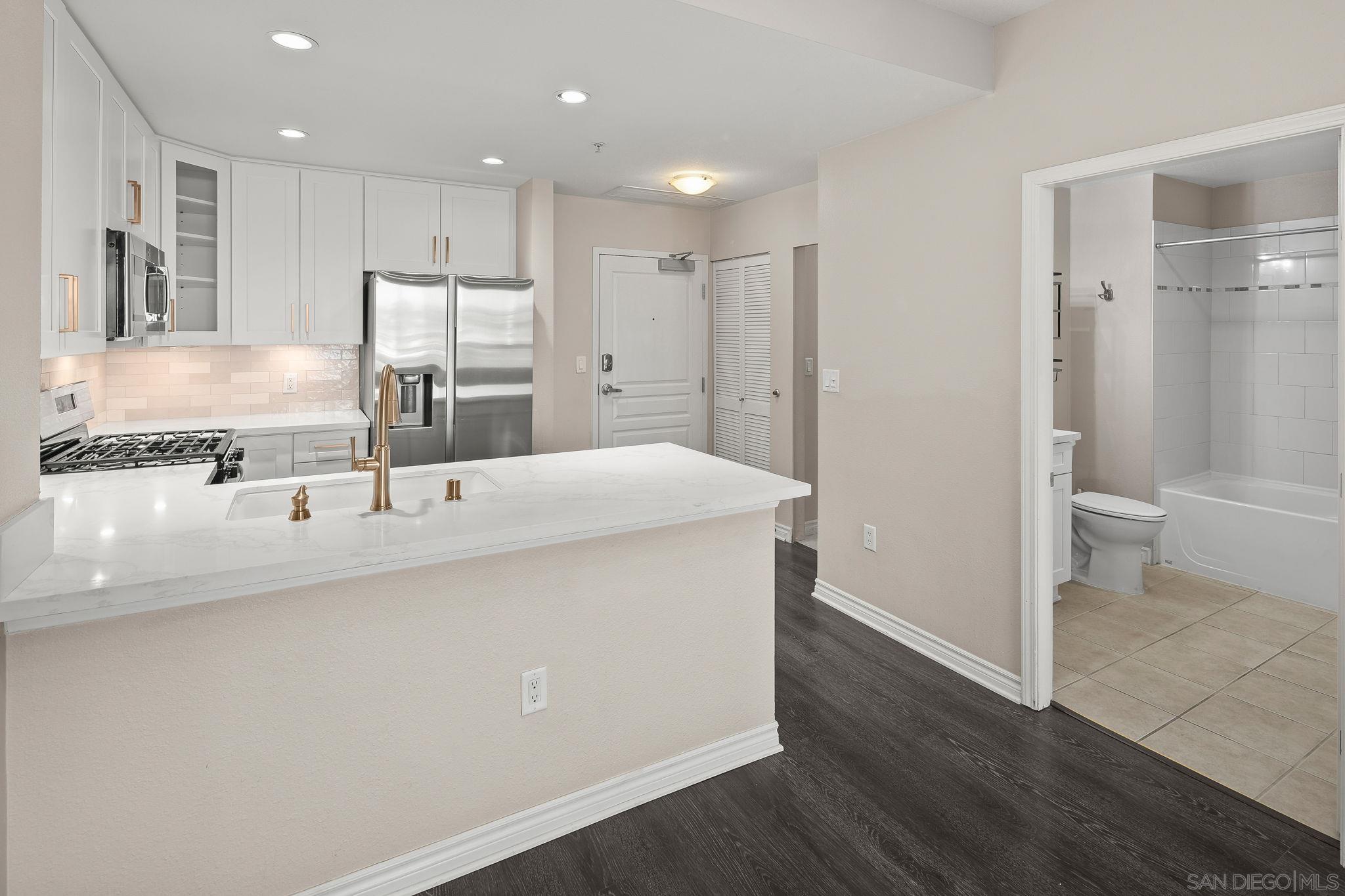 Detail Gallery Image 7 of 45 For 300 W Beech St  505, San Diego,  CA 92101 - 1 Beds | 1 Baths