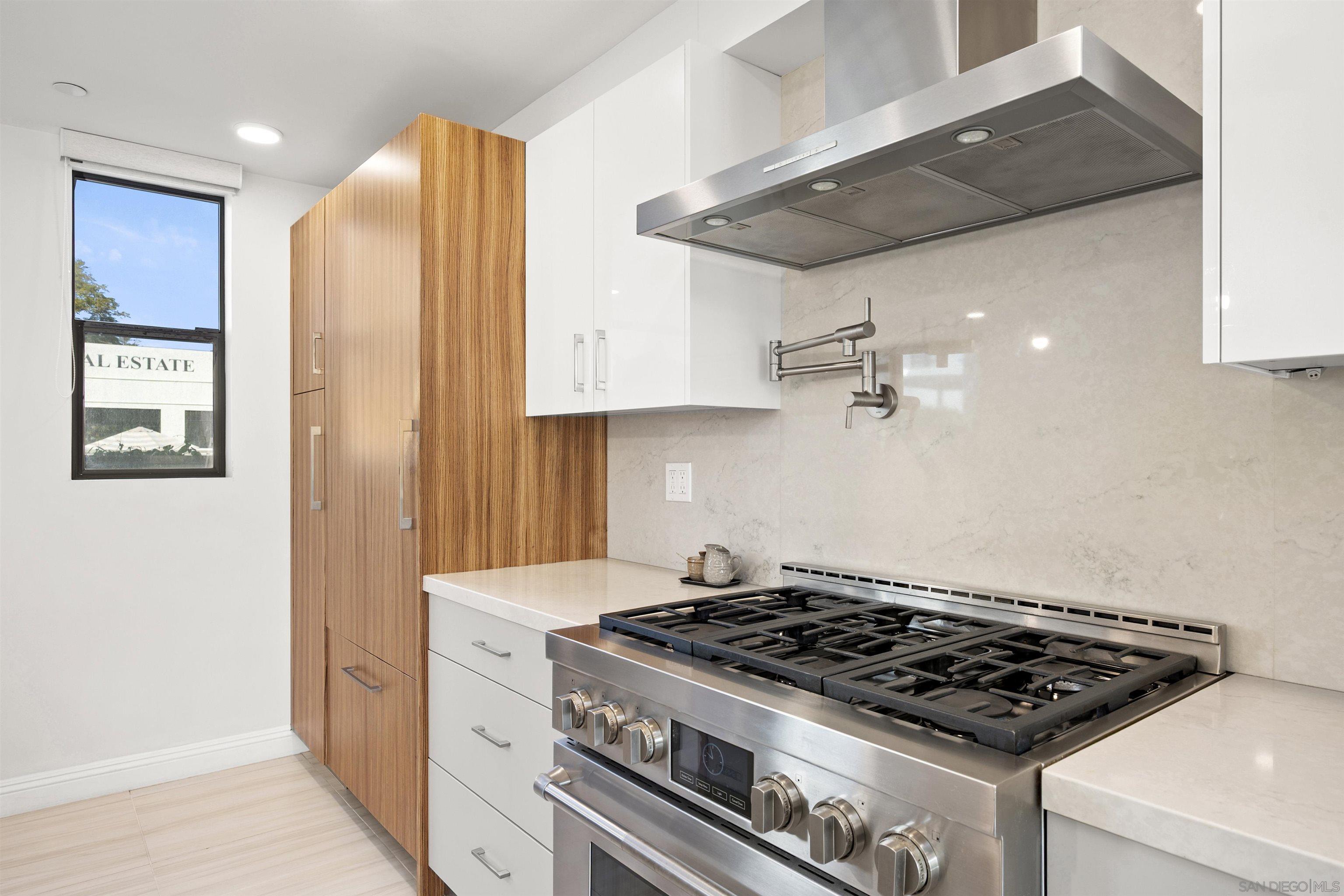 Detail Gallery Image 11 of 32 For 2925  Upshur St., San Diego,  CA 92106 - 3 Beds | 2/2 Baths