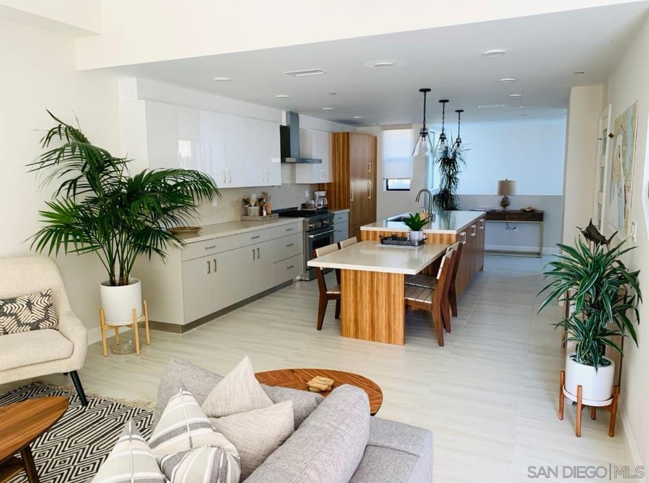 Detail Gallery Image 3 of 6 For 2925  Upshur St., San Diego,  CA 92106 - 3 Beds | 2/2 Baths