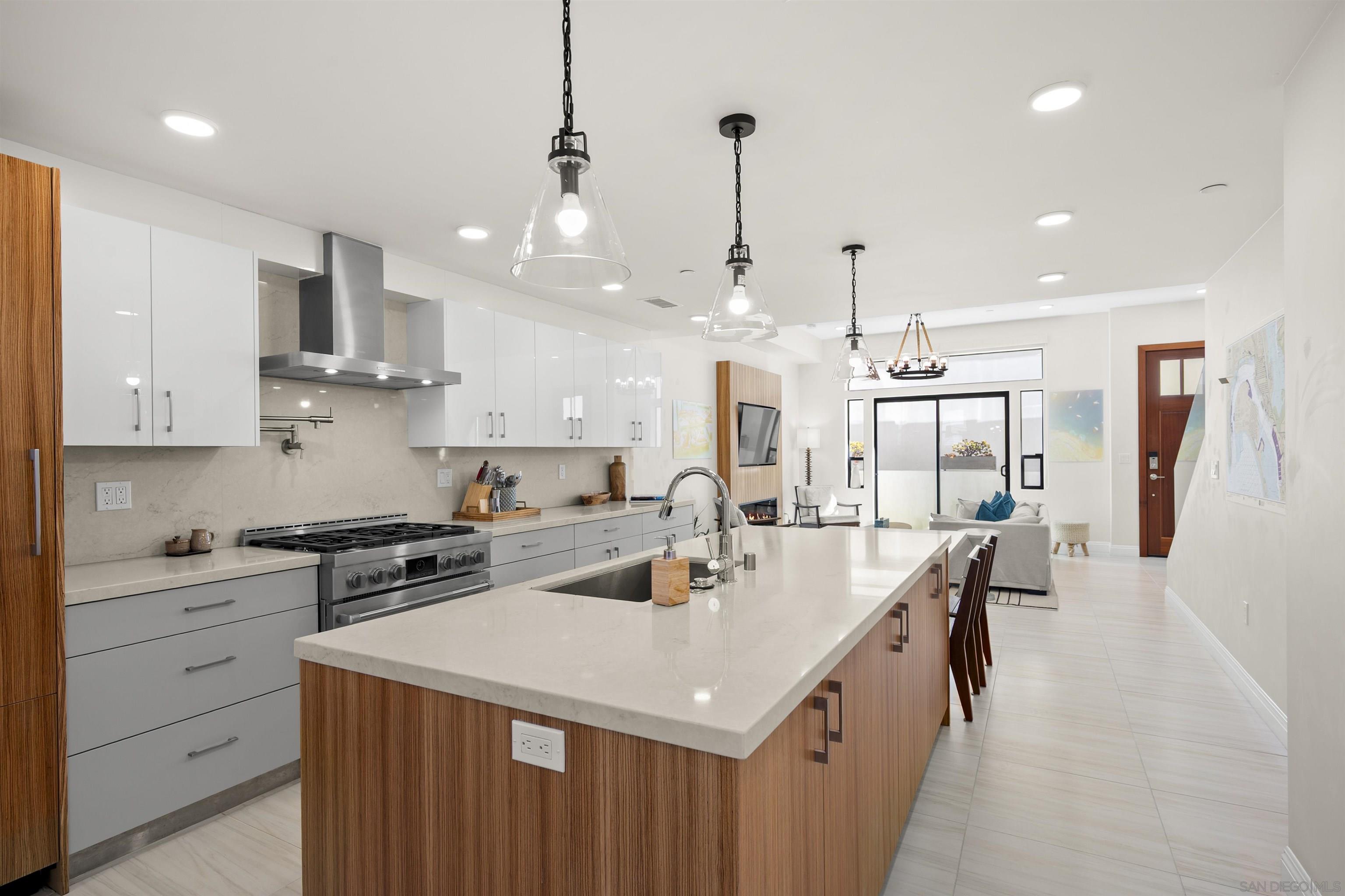 Detail Gallery Image 8 of 32 For 2925  Upshur St., San Diego,  CA 92106 - 3 Beds | 2/2 Baths