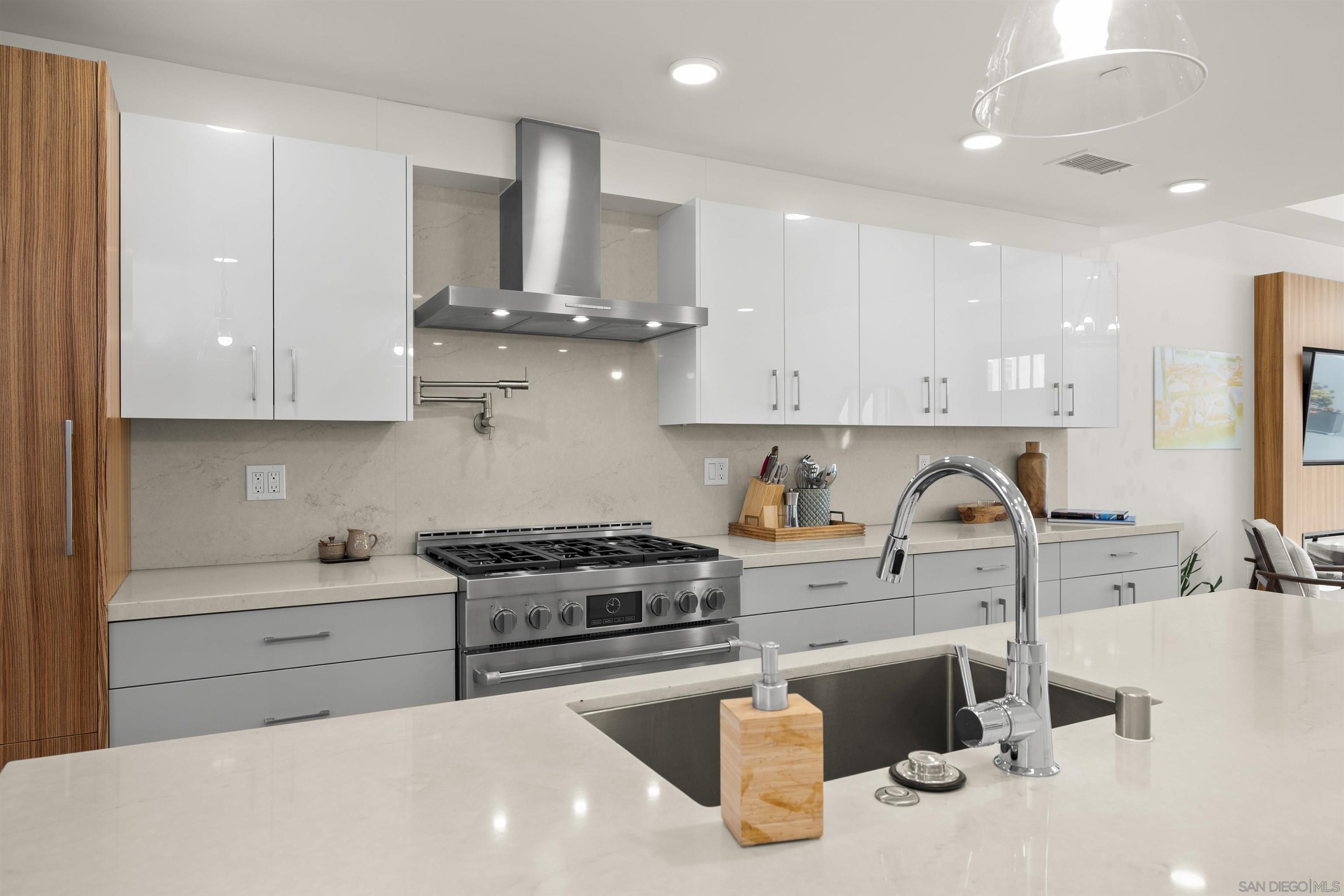 Detail Gallery Image 10 of 32 For 2925  Upshur St., San Diego,  CA 92106 - 3 Beds | 2/2 Baths