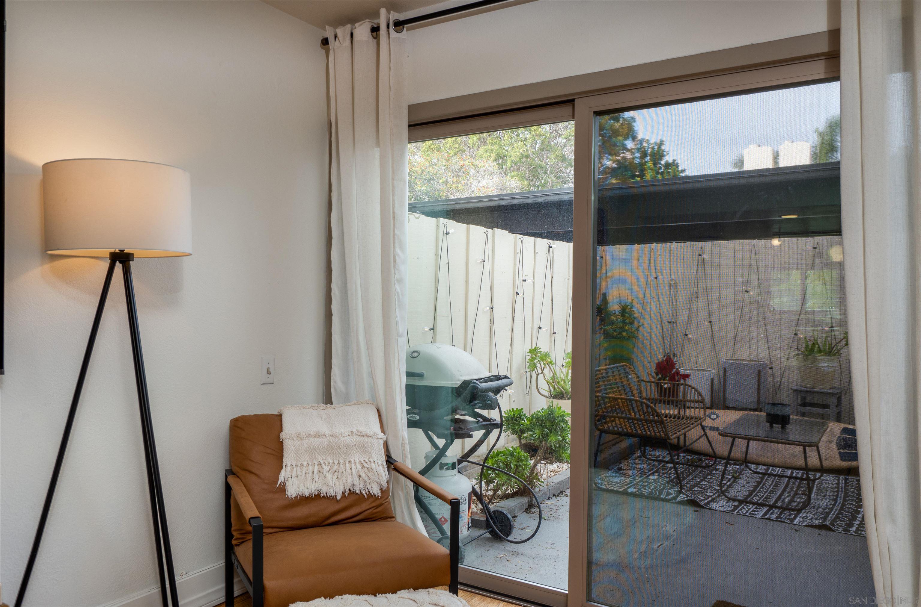 Detail Gallery Image 6 of 36 For 3290  Loma Riviera Dr, San Diego,  CA 92110 - 2 Beds | 1/1 Baths