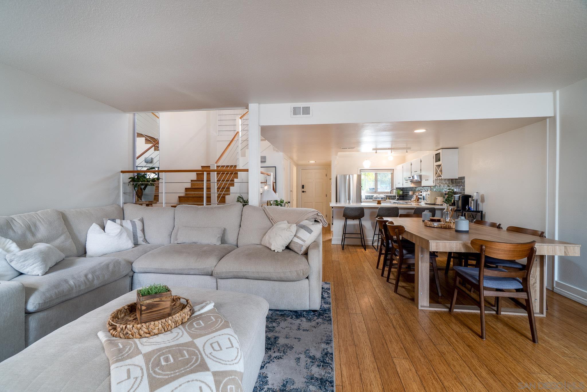 Detail Gallery Image 8 of 36 For 3290  Loma Riviera Dr, San Diego,  CA 92110 - 2 Beds | 1/1 Baths