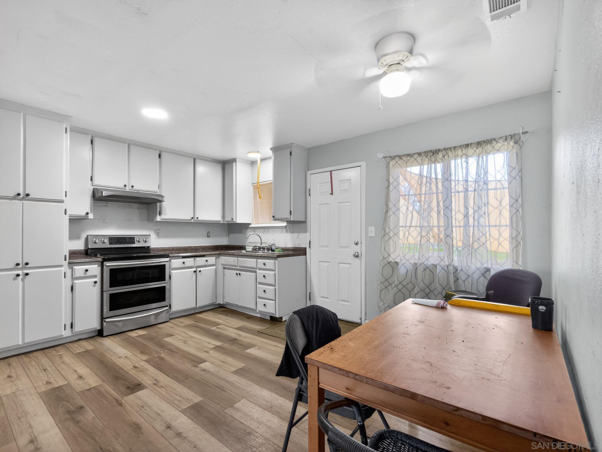 Front Image Thumbnail for SD250046256