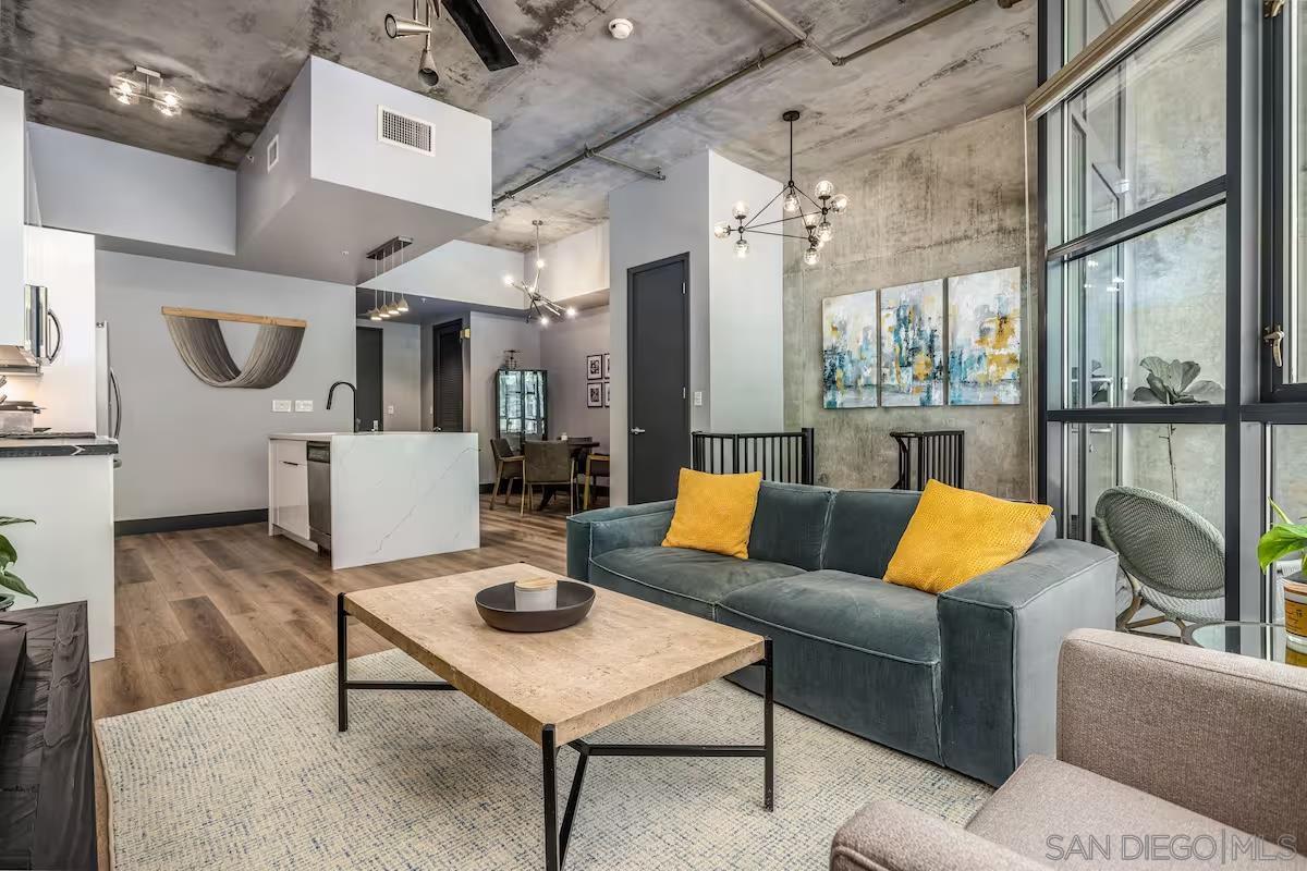 Front Image Thumbnail for SD250046261