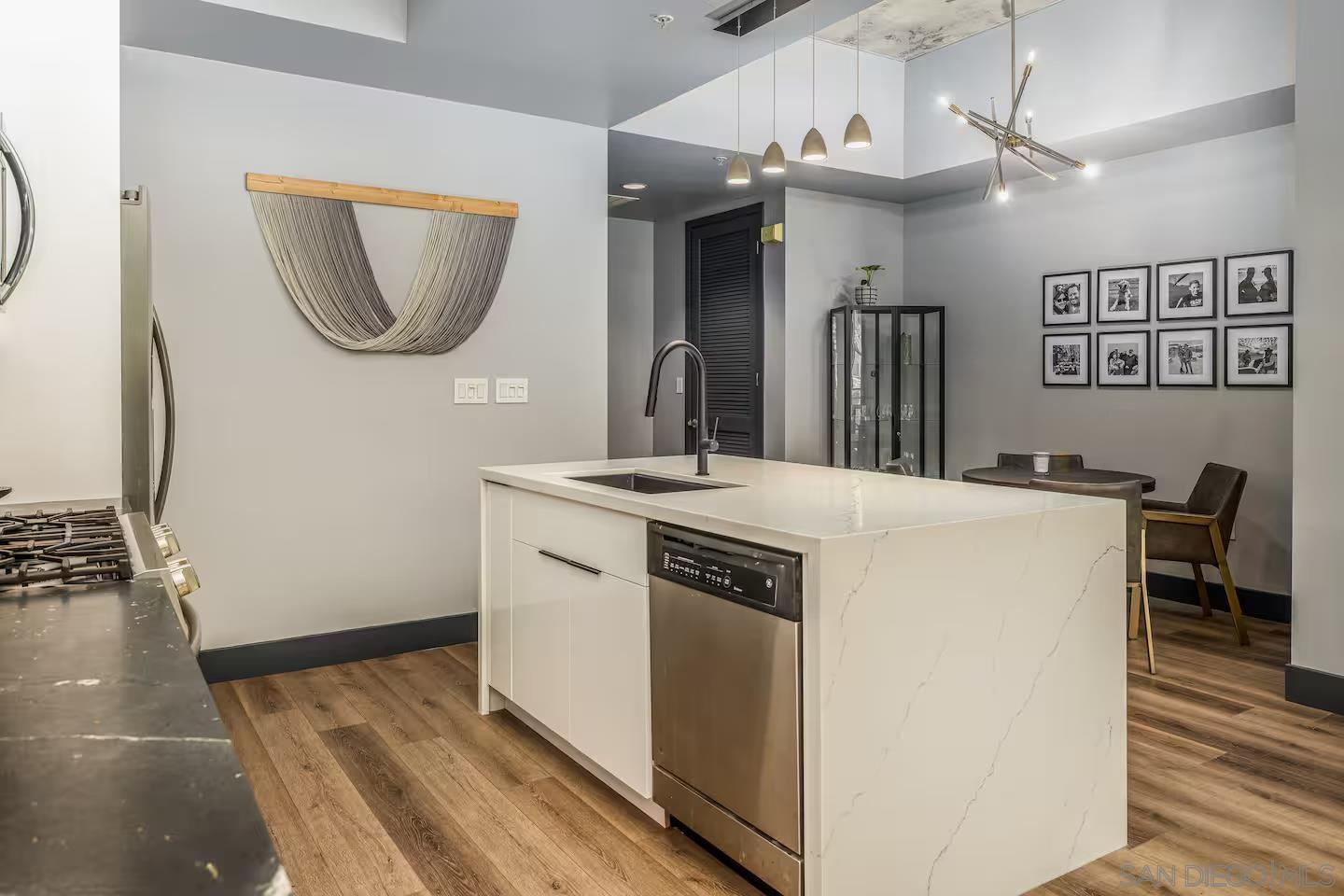 Detail Gallery Image 5 of 27 For 1050  Island Ave  105, San Diego,  CA 92101 - 1 Beds | 2 Baths