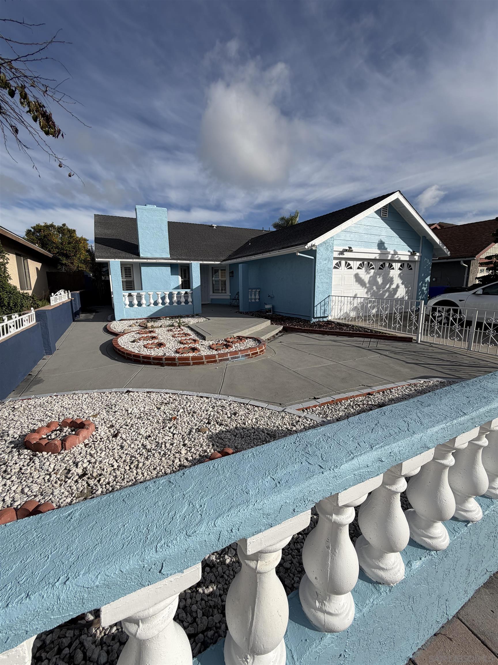 Detail Gallery Image 2 of 21 For 1095  Stillwell, San Diego,  CA 92114 - 3 Beds | 2 Baths