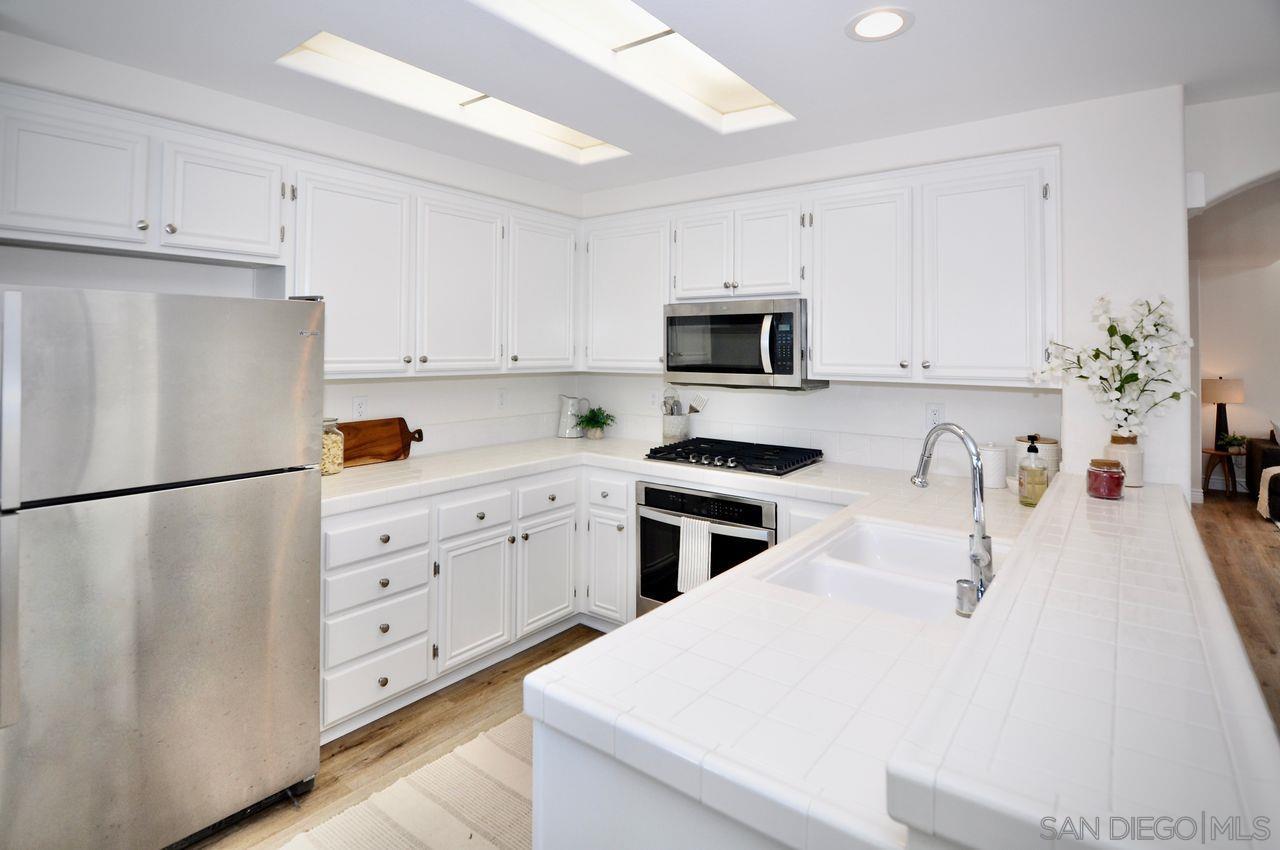 Detail Gallery Image 14 of 38 For 10878  Caminito Colorado, San Diego,  CA 92131 - 3 Beds | 2/1 Baths