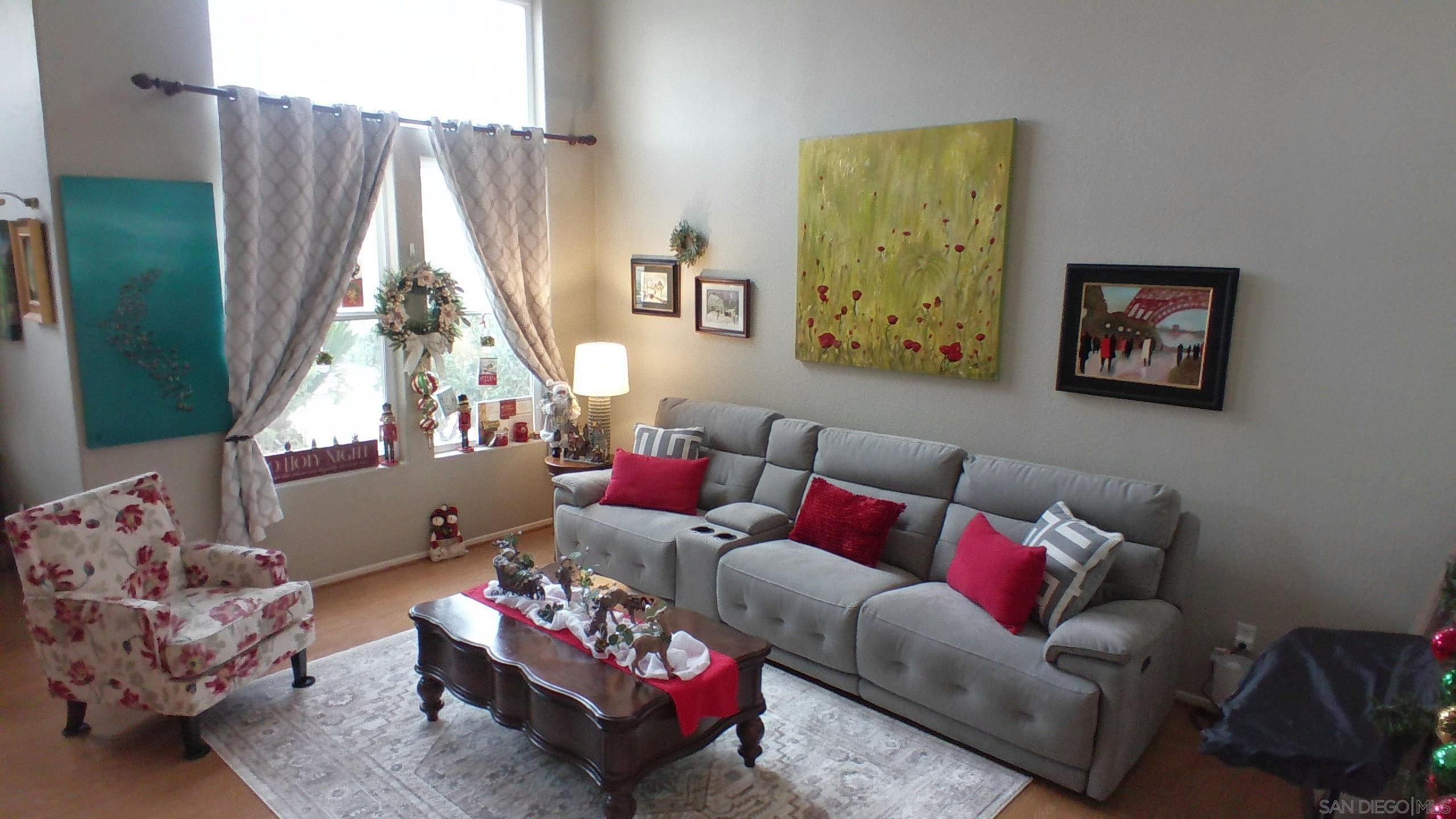 Detail Gallery Image 13 of 47 For 1775  Fabled Waters Drive, Spring Valley,  CA 91977 - 3 Beds | 2/1 Baths