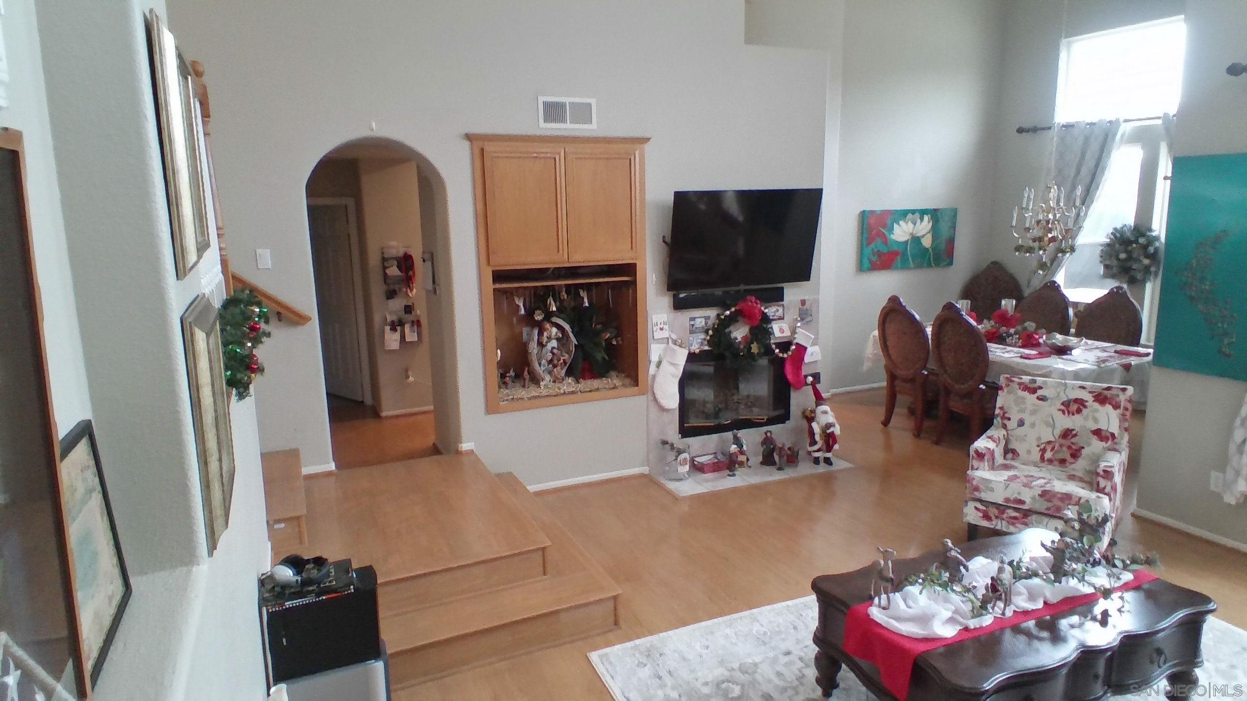 Detail Gallery Image 14 of 47 For 1775  Fabled Waters Drive, Spring Valley,  CA 91977 - 3 Beds | 2/1 Baths