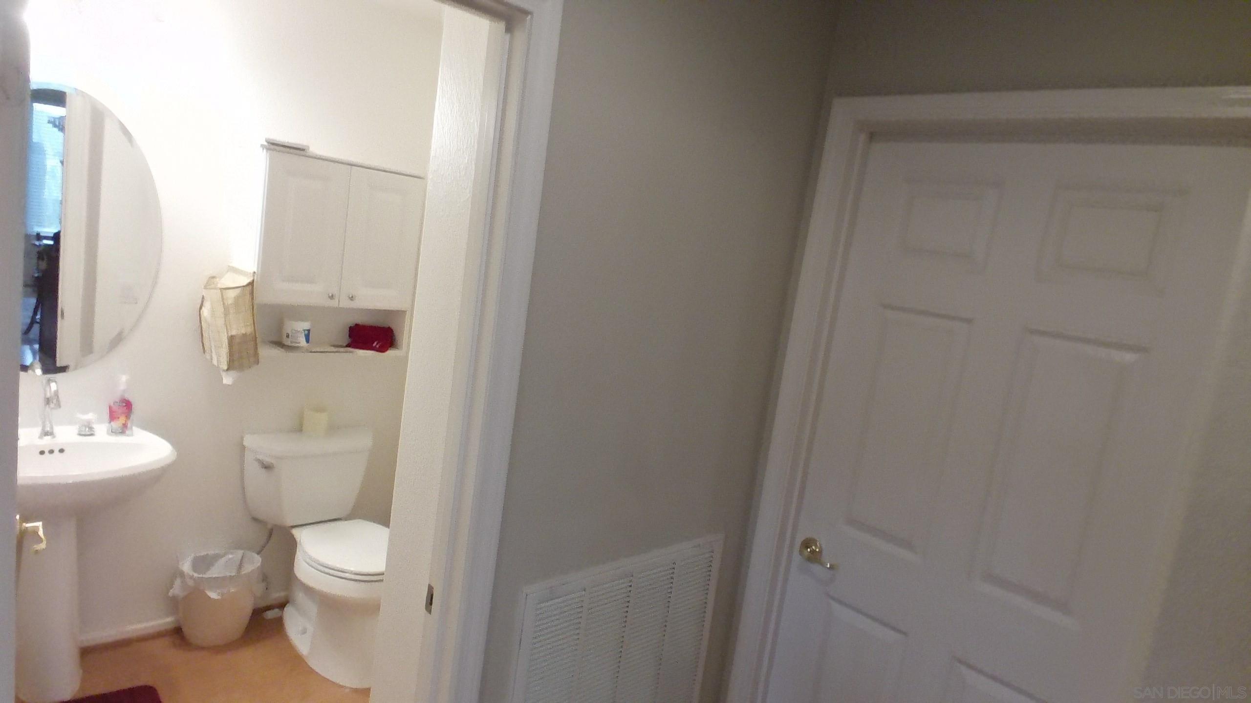 Detail Gallery Image 18 of 47 For 1775  Fabled Waters Drive, Spring Valley,  CA 91977 - 3 Beds | 2/1 Baths