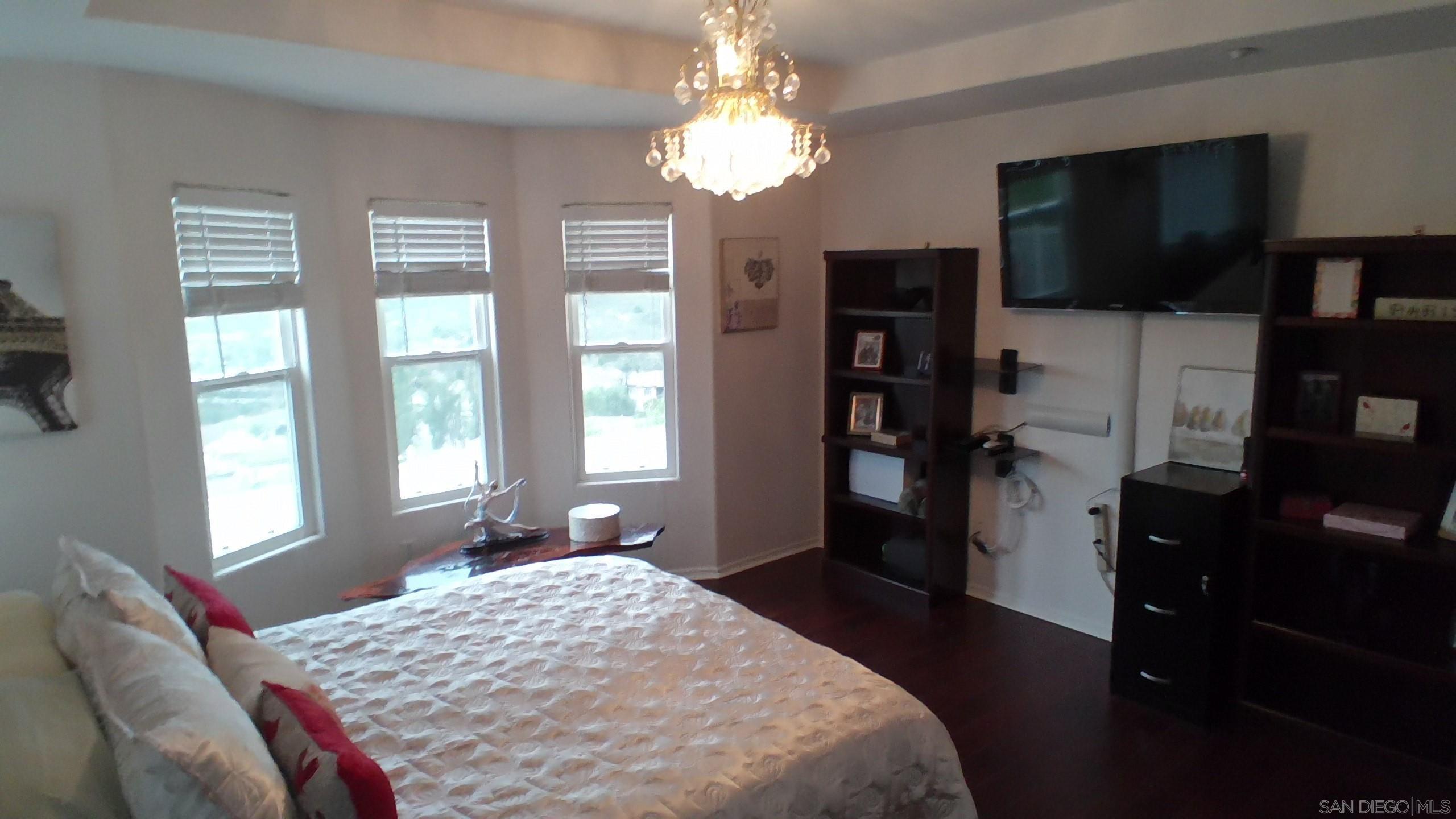 Detail Gallery Image 25 of 47 For 1775  Fabled Waters Drive, Spring Valley,  CA 91977 - 3 Beds | 2/1 Baths