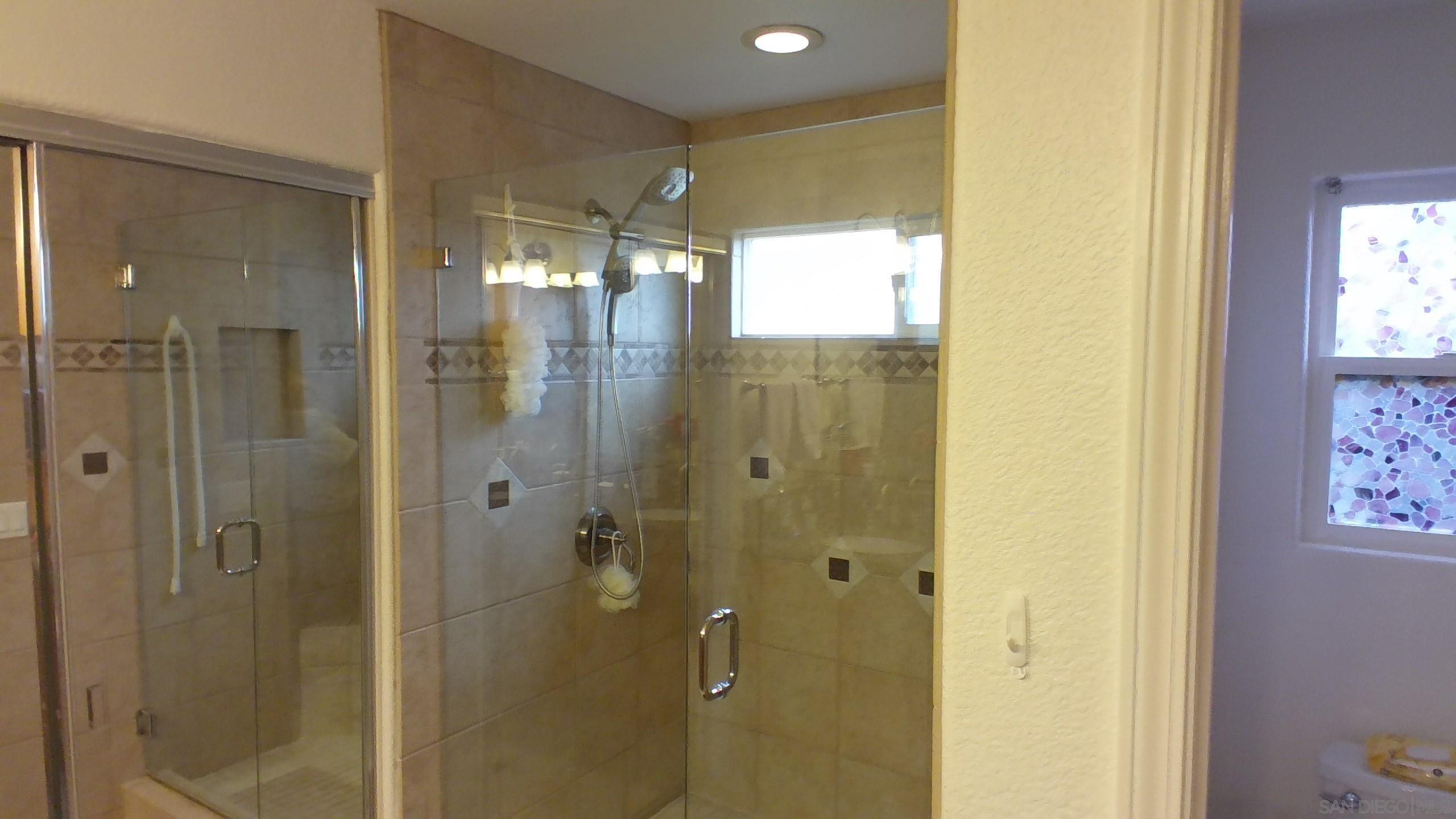 Detail Gallery Image 28 of 47 For 1775  Fabled Waters Drive, Spring Valley,  CA 91977 - 3 Beds | 2/1 Baths