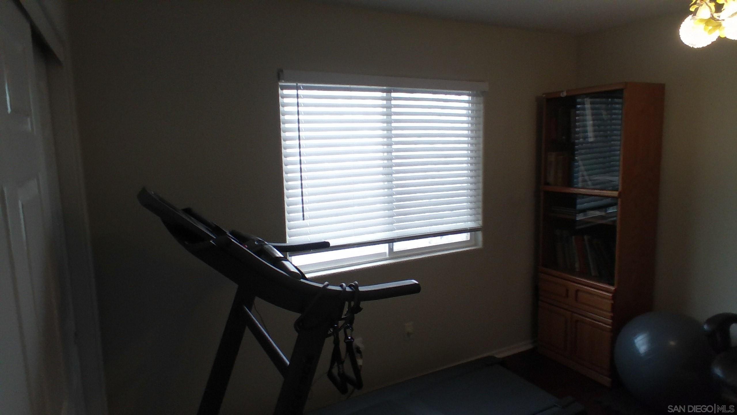 Detail Gallery Image 31 of 47 For 1775  Fabled Waters Drive, Spring Valley,  CA 91977 - 3 Beds | 2/1 Baths