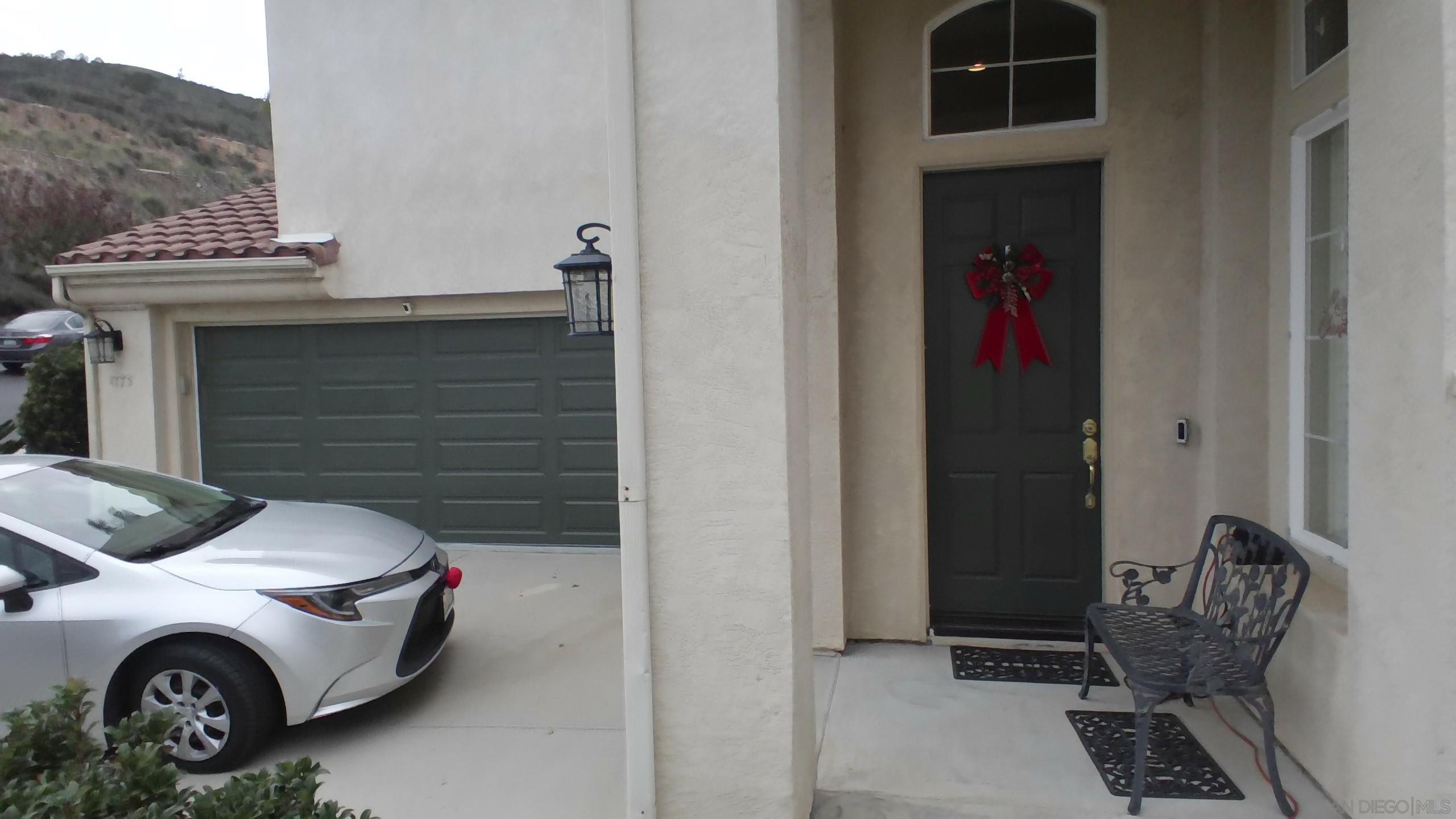 Detail Gallery Image 9 of 47 For 1775  Fabled Waters Drive, Spring Valley,  CA 91977 - 3 Beds | 2/1 Baths