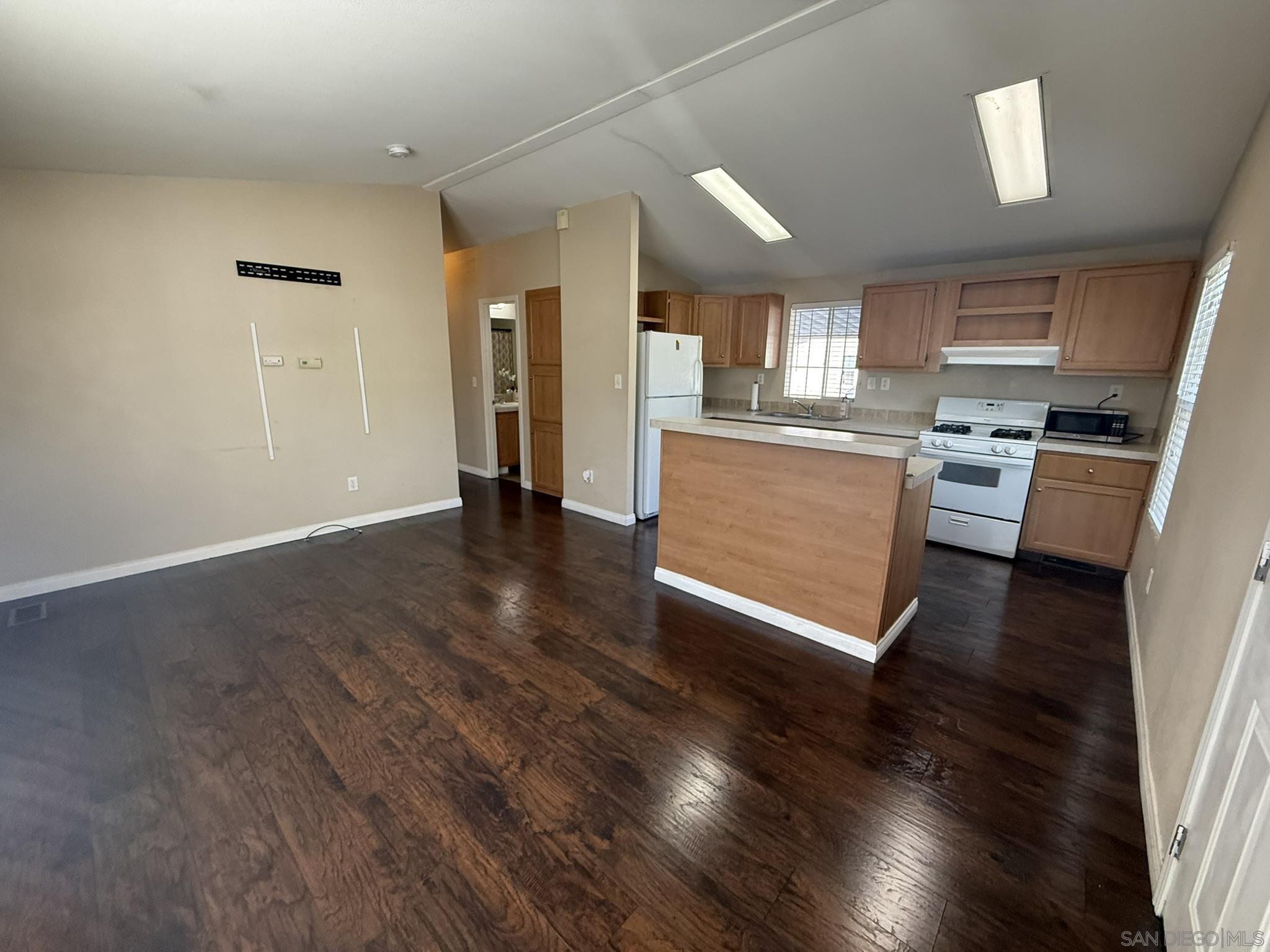 Detail Gallery Image 4 of 31 For 3505  Alpine Blvd  #49,  Alpine,  CA 91901 - 2 Beds | 2 Baths