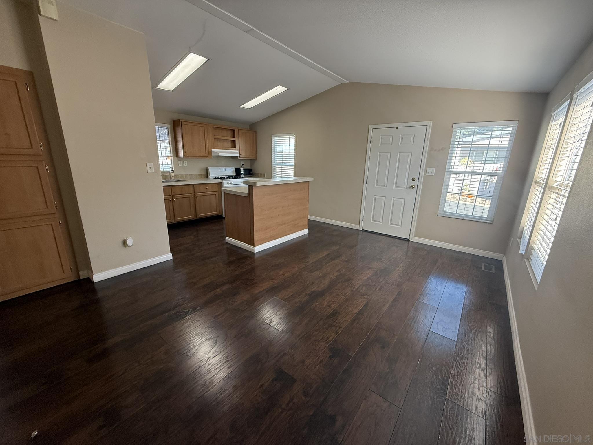 Detail Gallery Image 5 of 31 For 3505  Alpine Blvd  #49,  Alpine,  CA 91901 - 2 Beds | 2 Baths