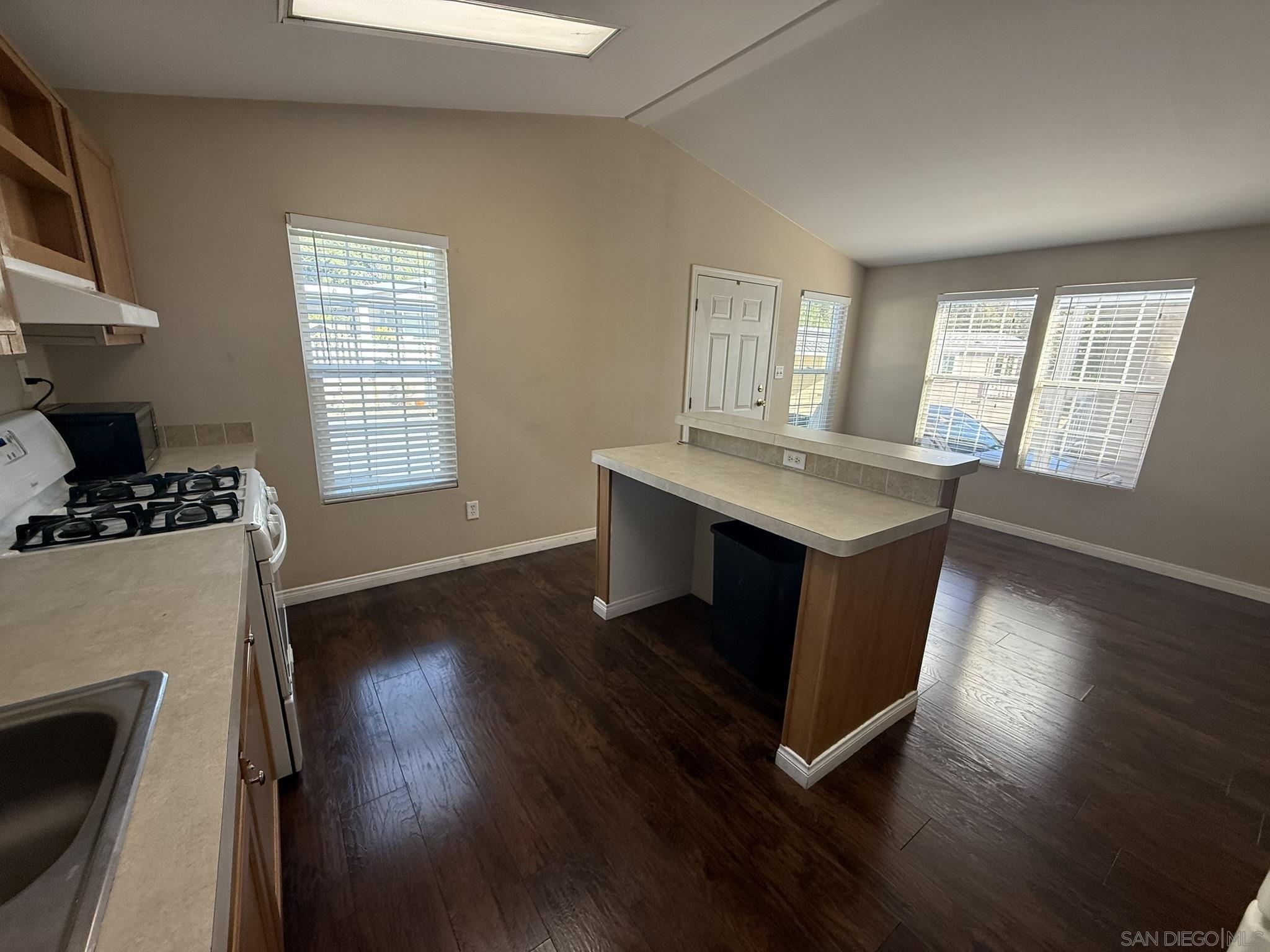 Detail Gallery Image 8 of 31 For 3505  Alpine Blvd  #49,  Alpine,  CA 91901 - 2 Beds | 2 Baths