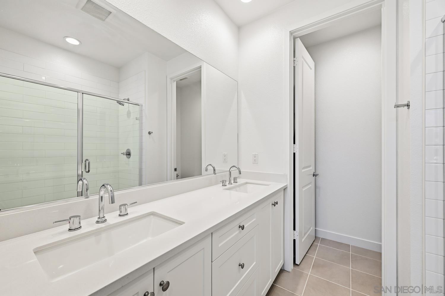 Detail Gallery Image 12 of 22 For 2217  Brix Gln, Escondido,  CA 92025 - 3 Beds | 2/1 Baths