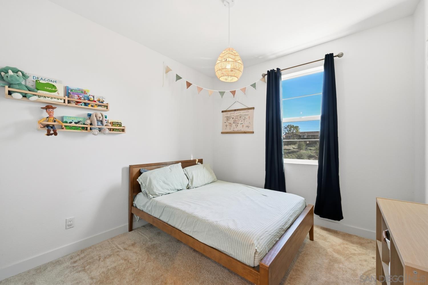 Detail Gallery Image 13 of 22 For 2217  Brix Gln, Escondido,  CA 92025 - 3 Beds | 2/1 Baths