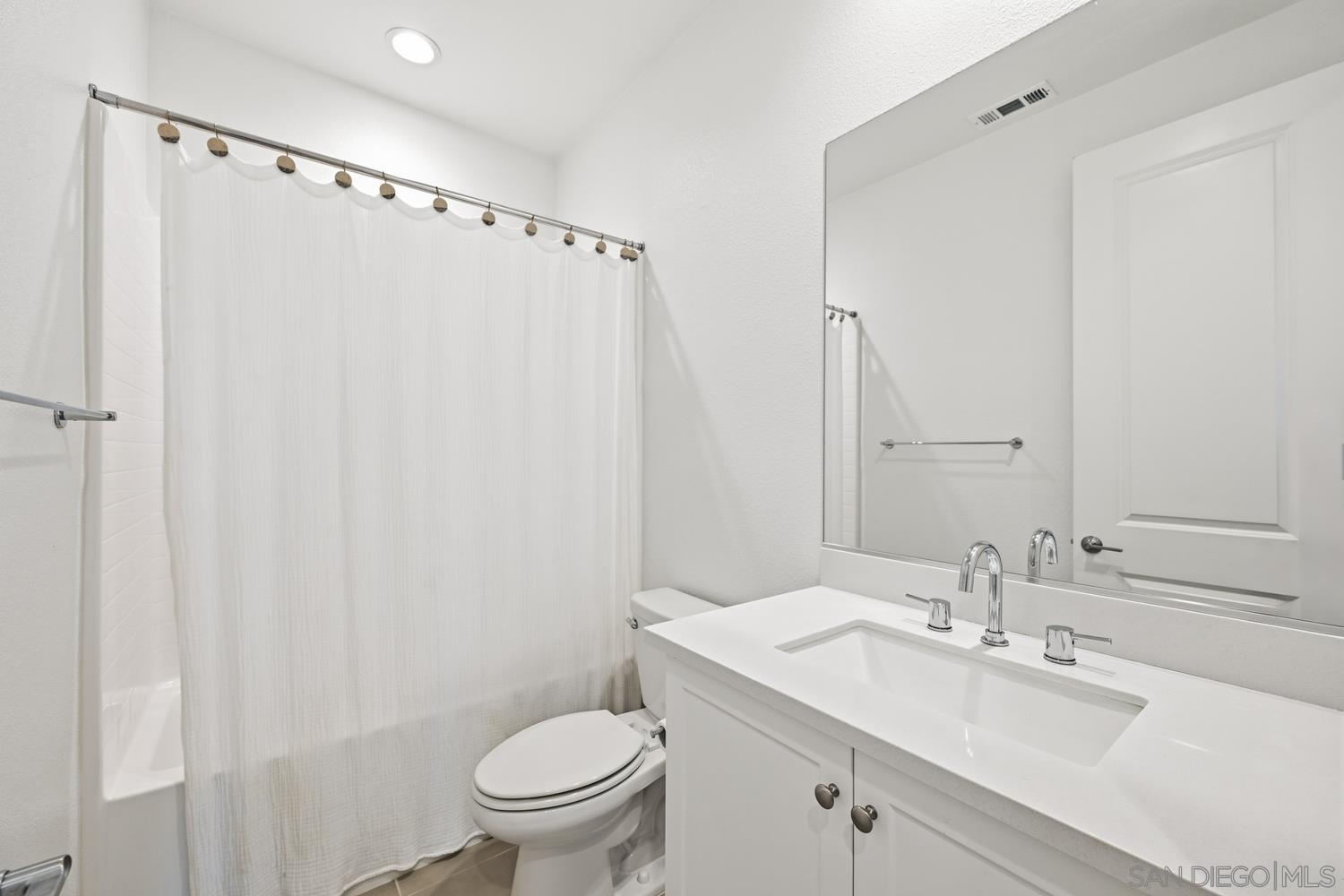 Detail Gallery Image 14 of 22 For 2217  Brix Gln, Escondido,  CA 92025 - 3 Beds | 2/1 Baths