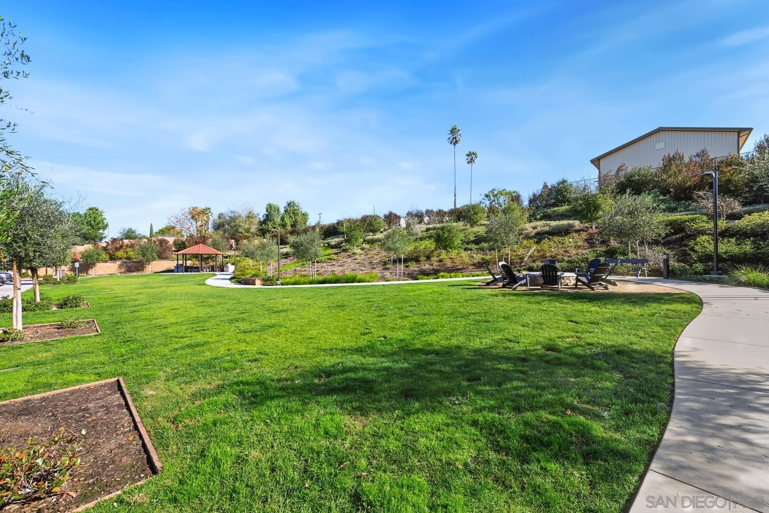 Detail Gallery Image 17 of 22 For 2217  Brix Gln, Escondido,  CA 92025 - 3 Beds | 2/1 Baths