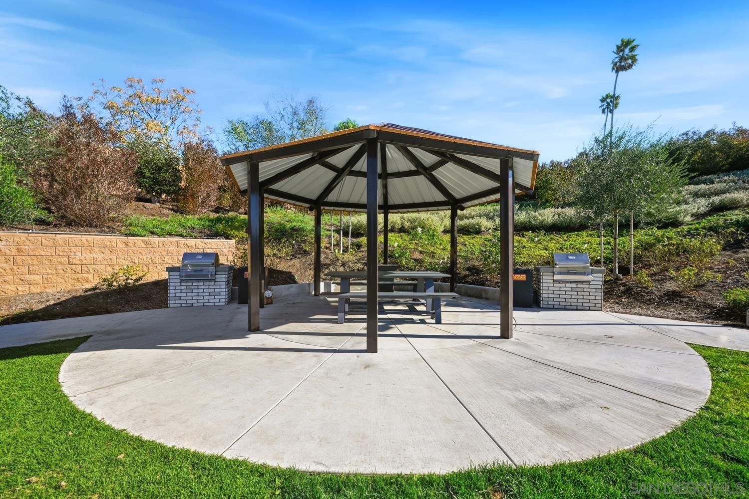 Detail Gallery Image 19 of 22 For 2217  Brix Gln, Escondido,  CA 92025 - 3 Beds | 2/1 Baths