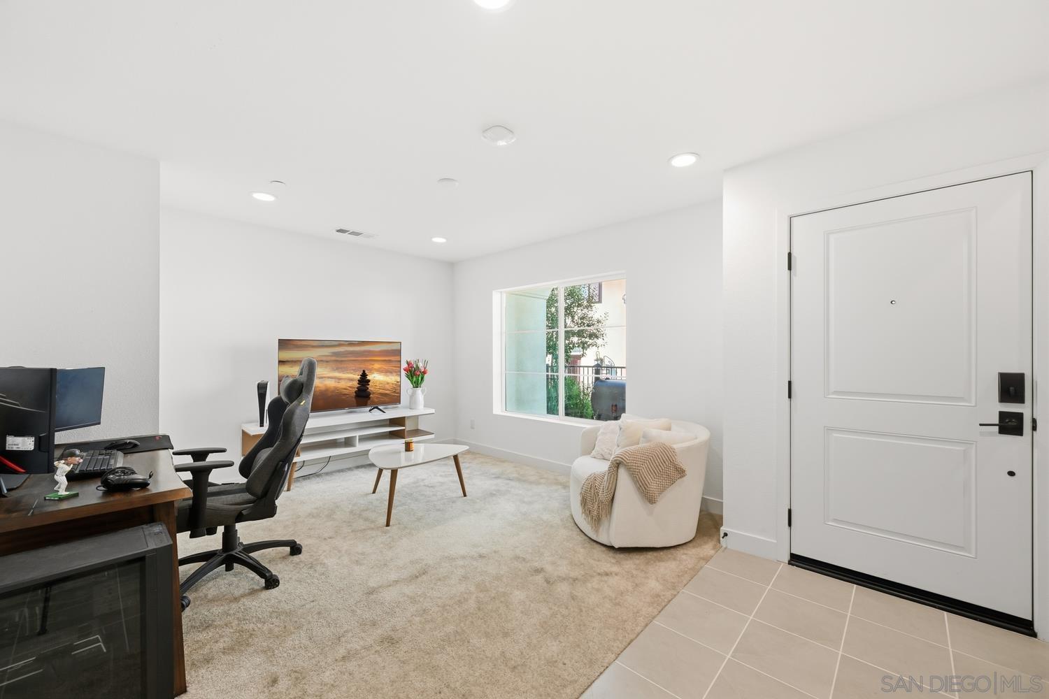 Detail Gallery Image 5 of 22 For 2217  Brix Gln, Escondido,  CA 92025 - 3 Beds | 2/1 Baths