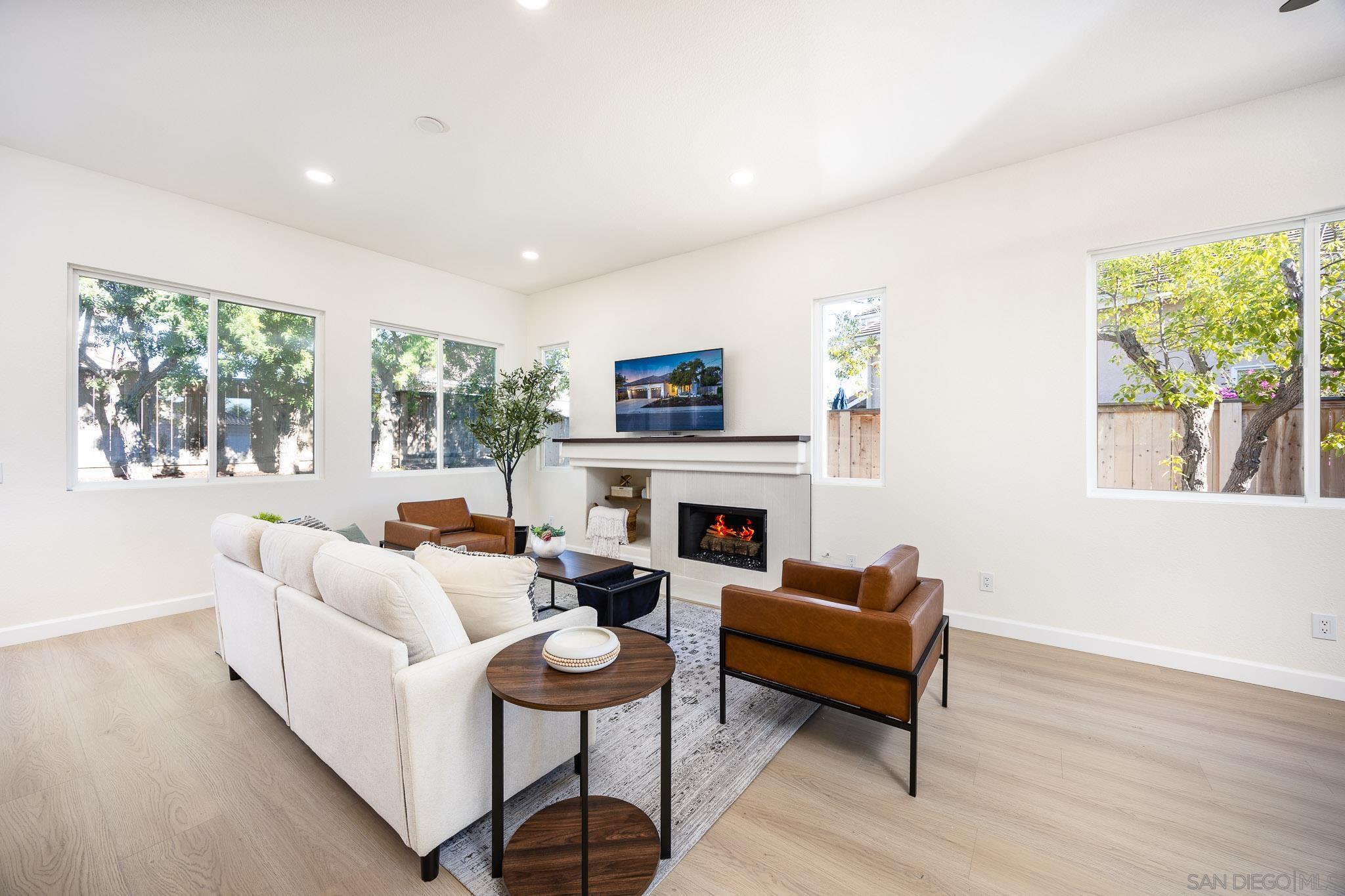 Detail Gallery Image 14 of 42 For 1789  Clydesdale Ct, Oceanside,  CA 92057 - 3 Beds | 2 Baths