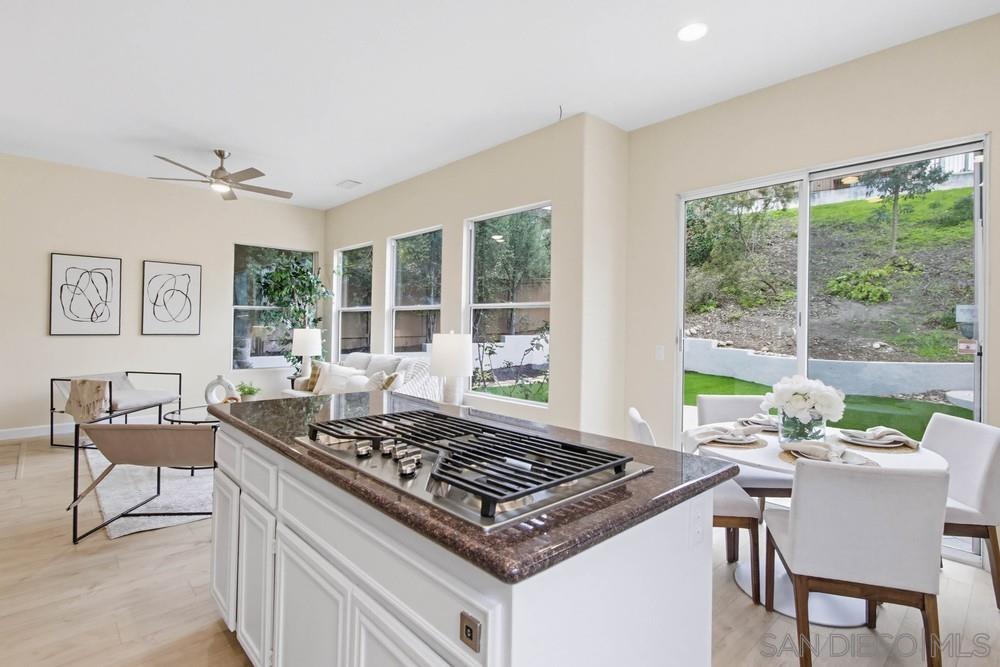 Detail Gallery Image 13 of 35 For 11810  Evergold St, San Diego,  CA 92131 - 5 Beds | 2/1 Baths