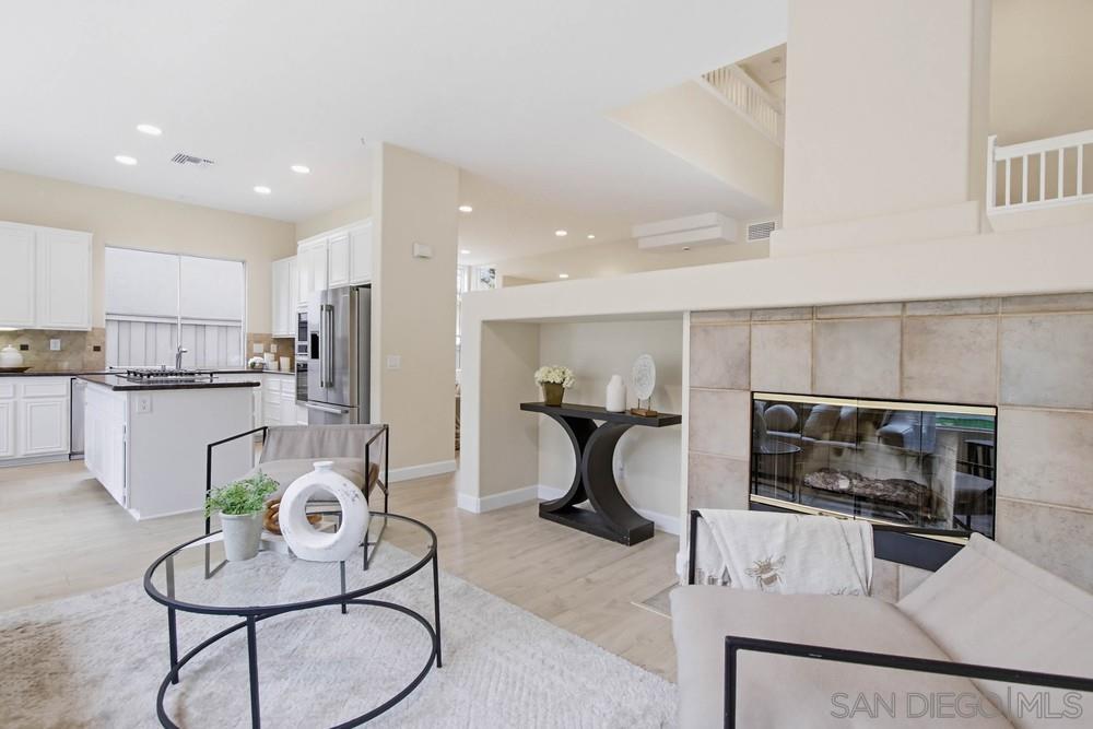 Detail Gallery Image 10 of 35 For 11810  Evergold St, San Diego,  CA 92131 - 5 Beds | 2/1 Baths